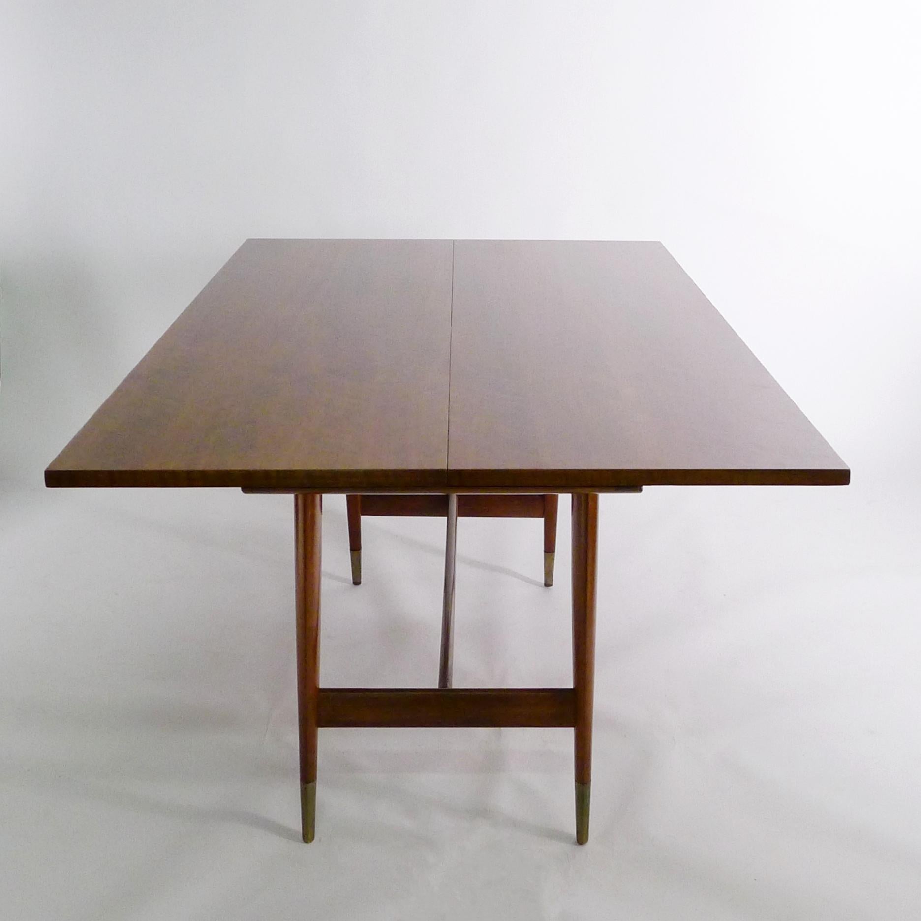 Gio Ponti, Consola/Mesa de comedor abatible de nogal, modelo 2134, Singer &Sons, años 50 en venta 6