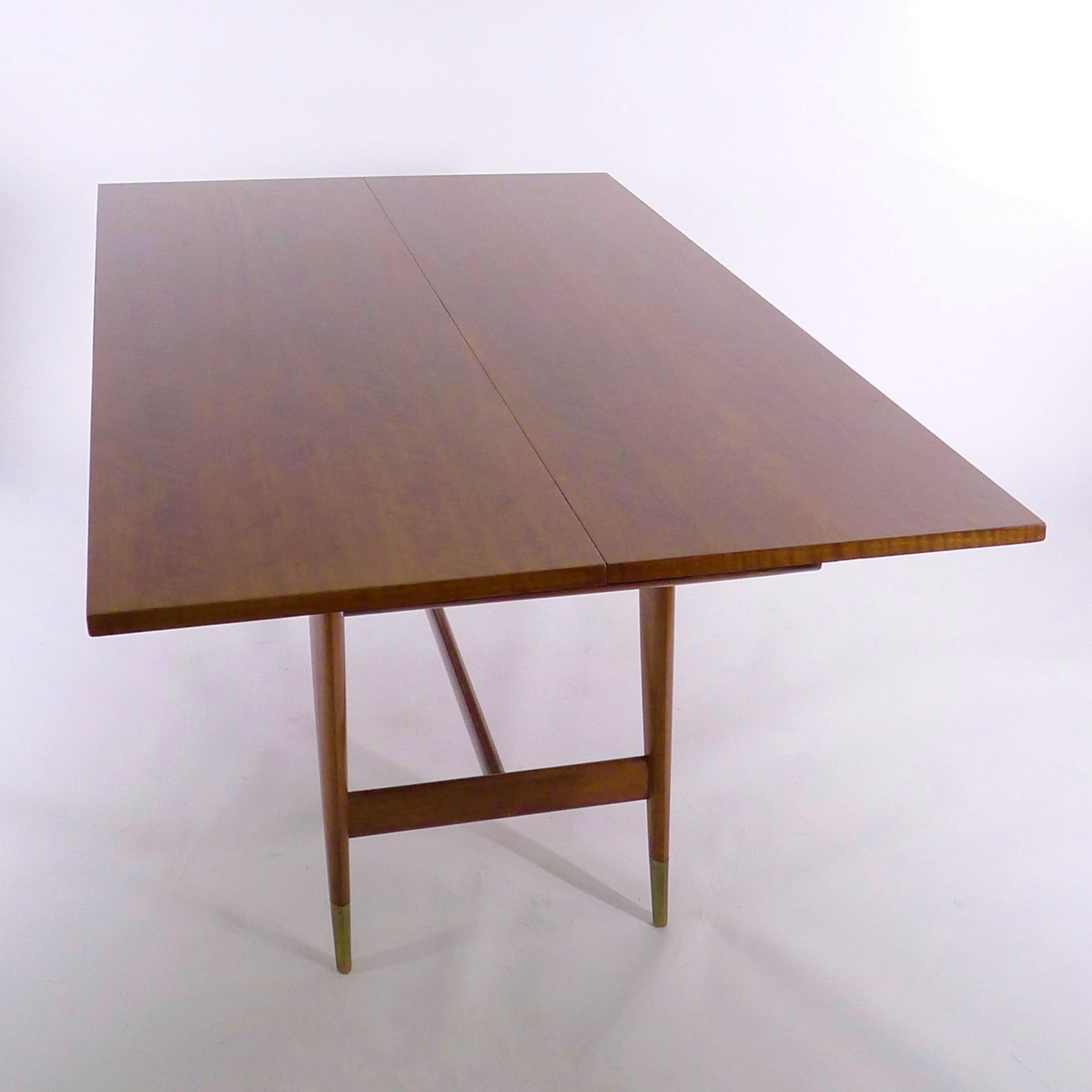 Gio Ponti, Consola/Mesa de comedor abatible de nogal, modelo 2134, Singer &Sons, años 50 en Bueno estado para la venta en Wargrave, Berkshire