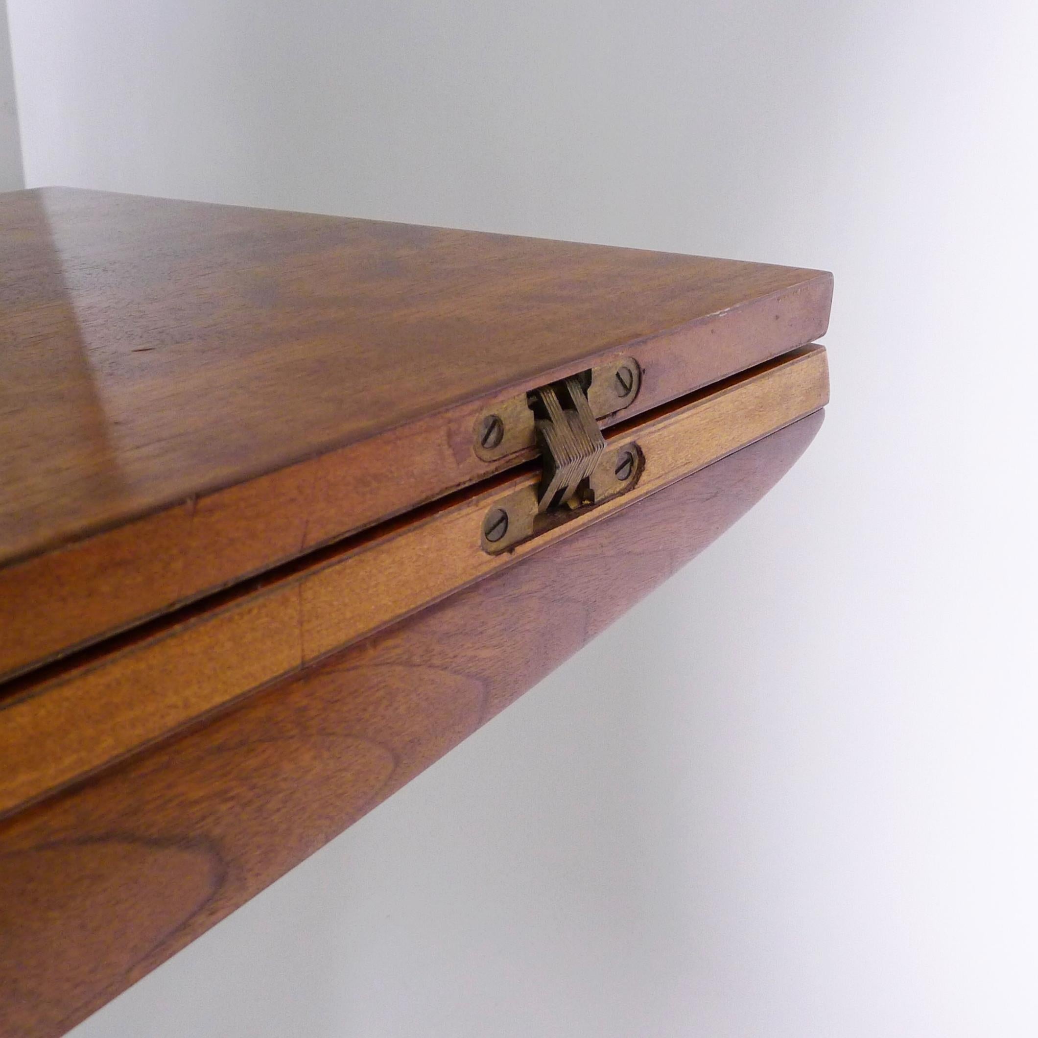 Gio Ponti, Consola/Mesa de comedor abatible de nogal, modelo 2134, Singer &Sons, años 50 en venta 1