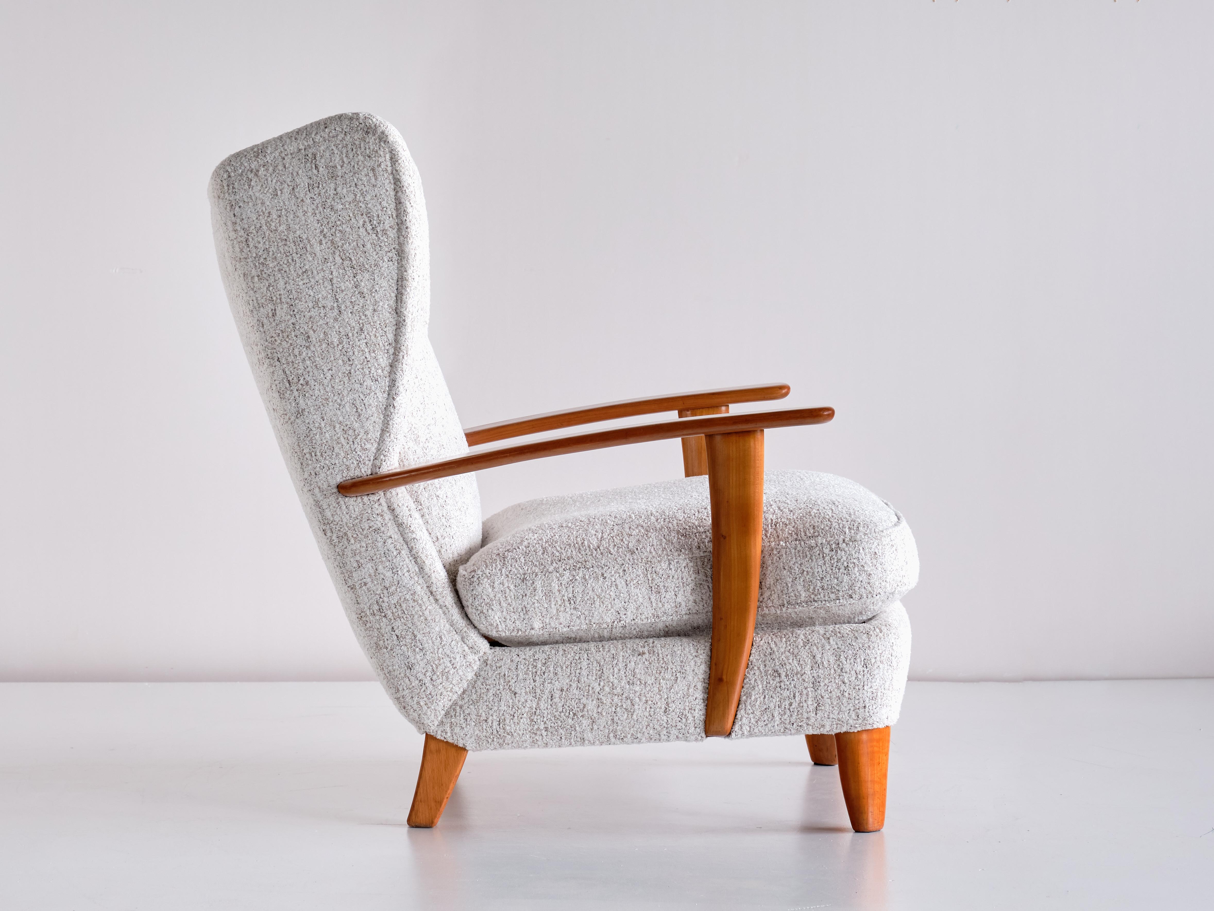 Italian Gio Ponti Wingback Chair in Cherry Wood and Mélange Nobilis Fabric, Italy, 1929 For Sale