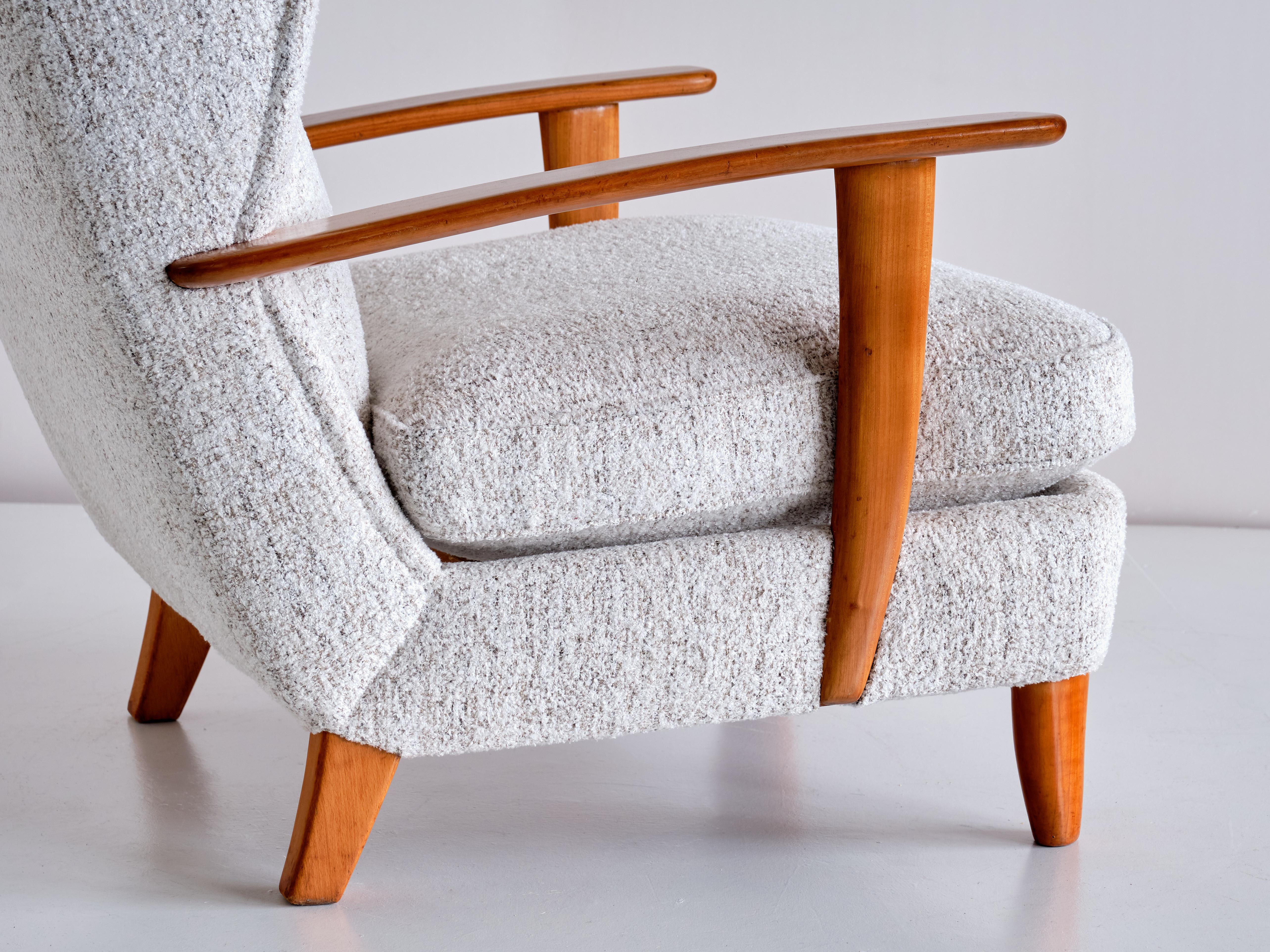 Early 20th Century Gio Ponti Wingback Chair in Cherry Wood and Mélange Nobilis Fabric, Italy, 1929 For Sale