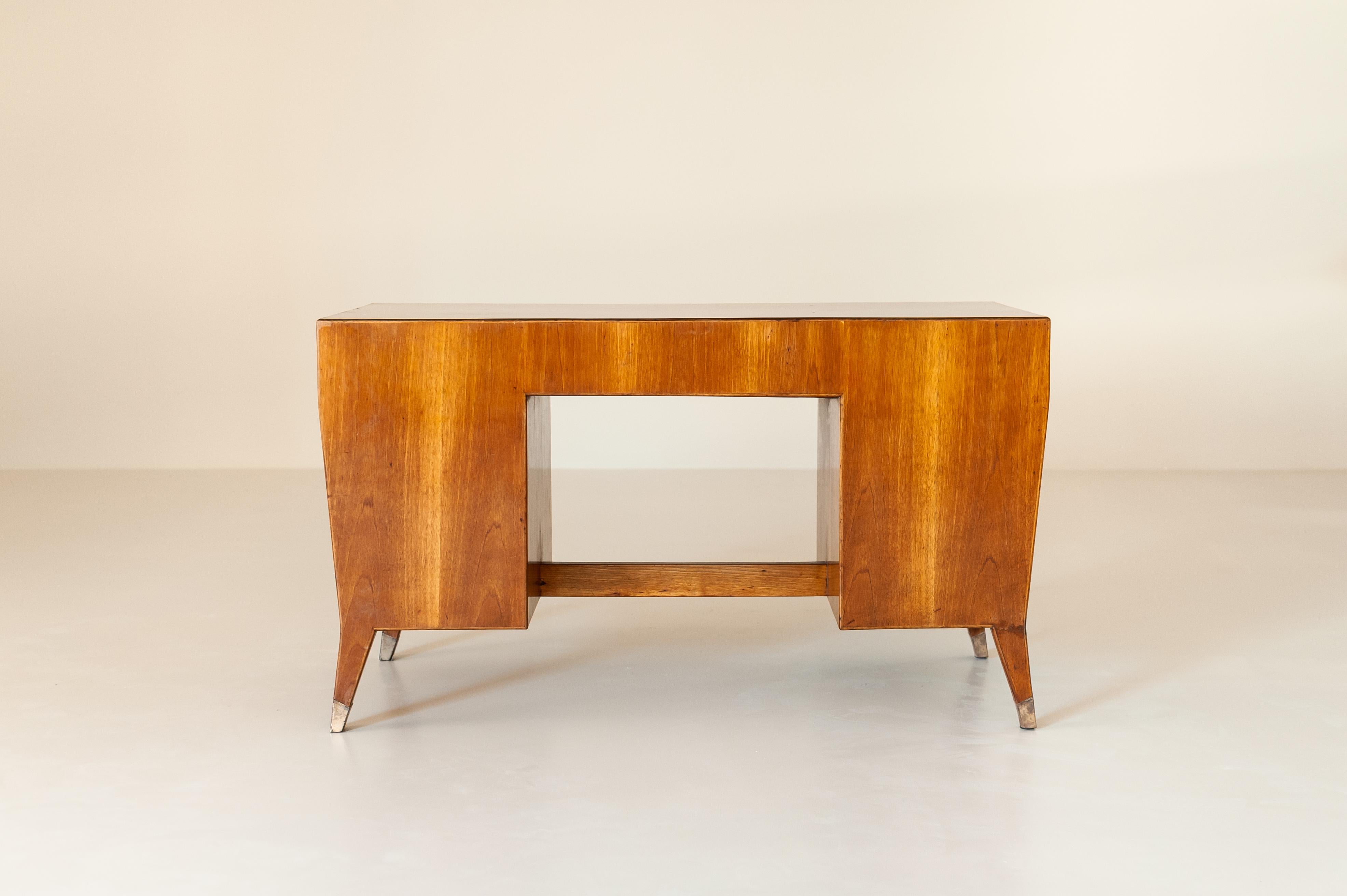 Gio Ponti Writing Desk in Walnut and Brass for the BNL Offices, Italy 1940s For Sale 2