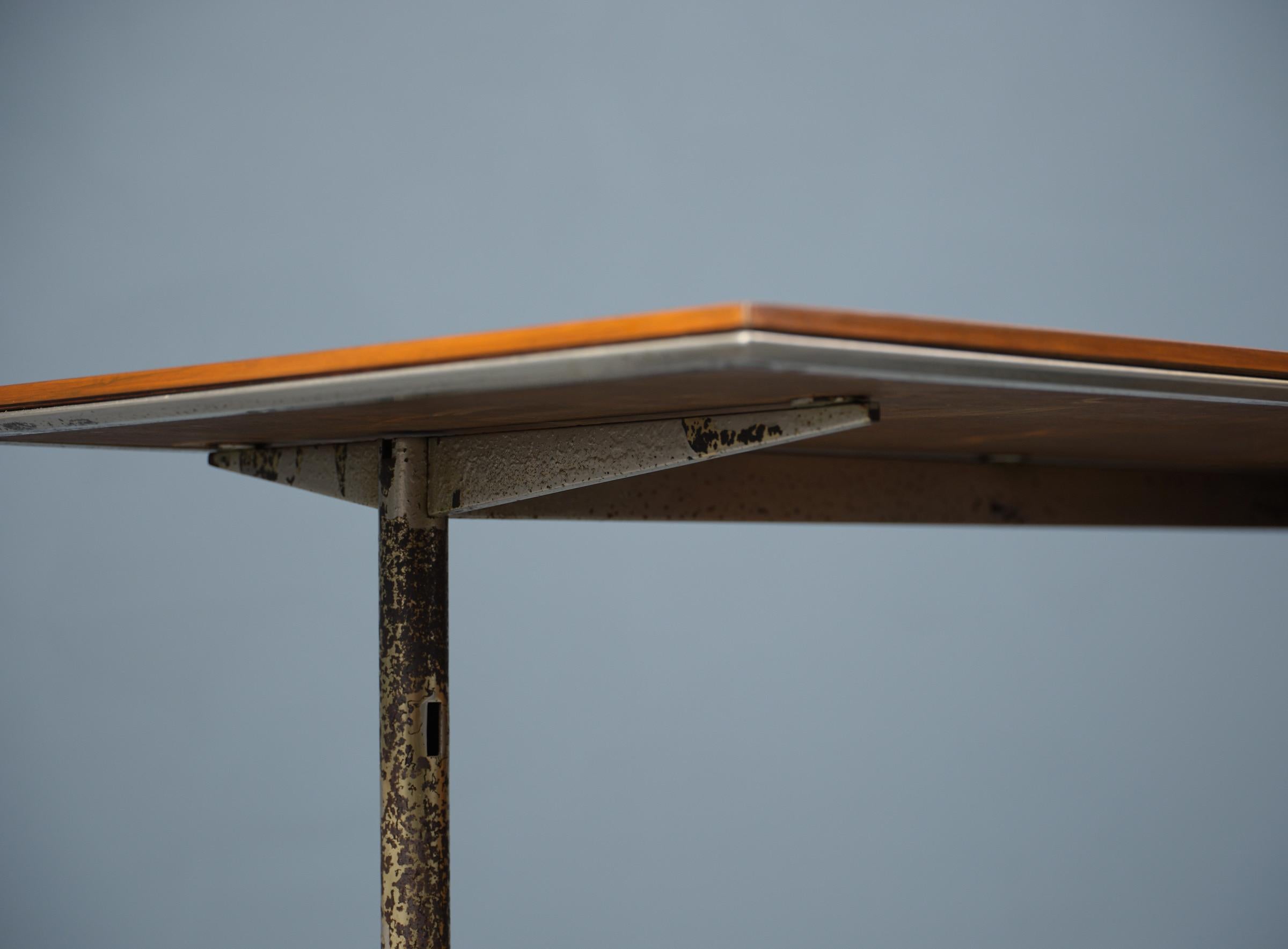 Gio Ponti’s Avant-Garde Design: 1955 RIMA Desk from Pirelli Tower, Milan 6