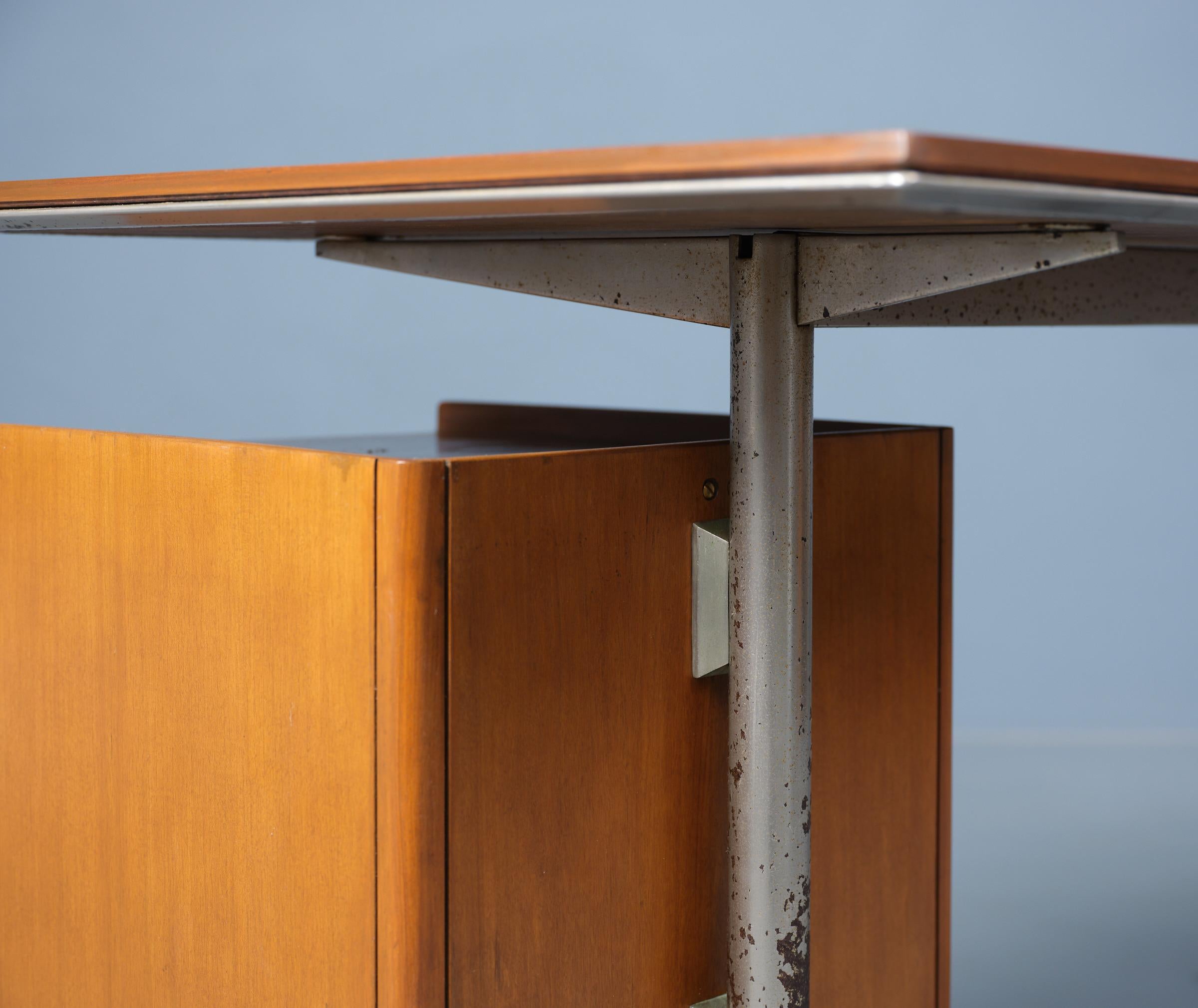 Mid-20th Century Gio Ponti’s Avant-Garde Design: 1955 RIMA Desk from Pirelli Tower, Milan
