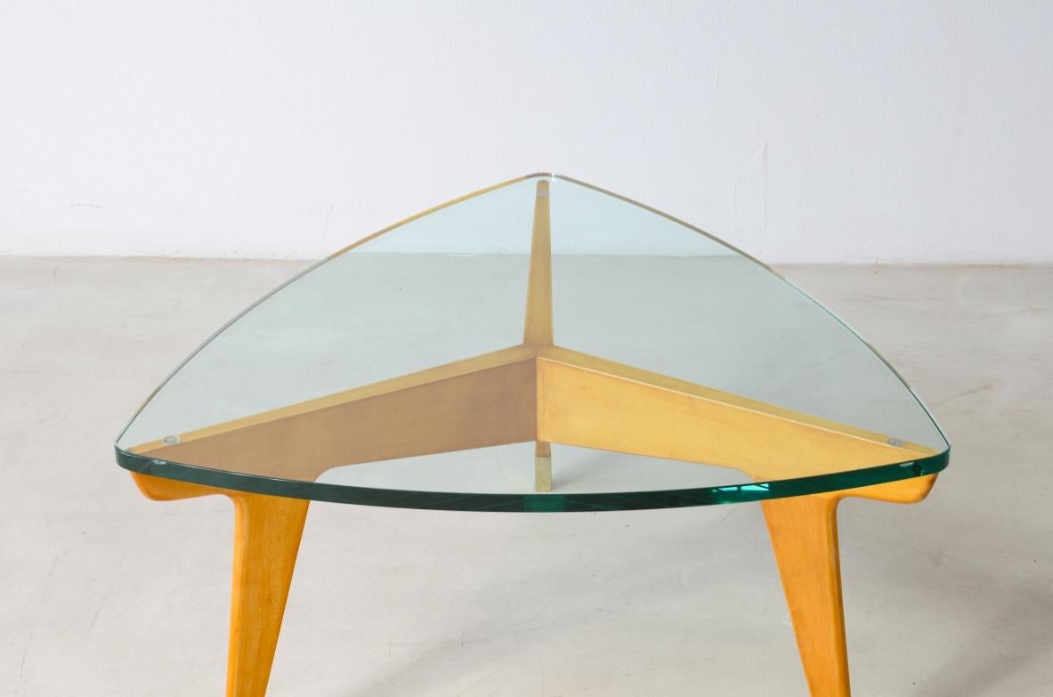 Mid-Century Modern Gio Ponti's blond wood coffee table For Sale