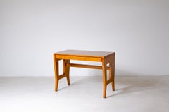 Giò Ponti's desk in blond wood with brass tips