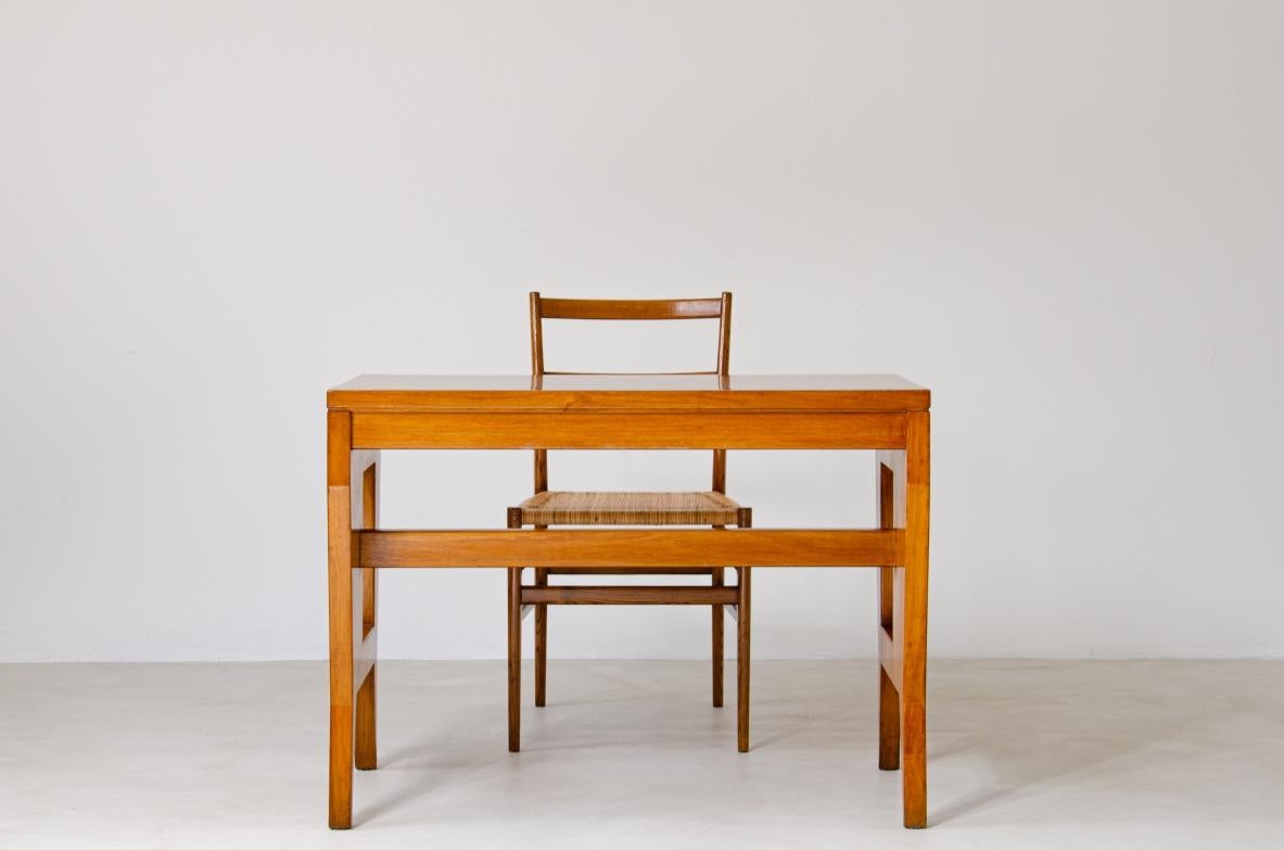 Giò Ponti's Desk in Blond Wood with Original Wood Top For Sale 1