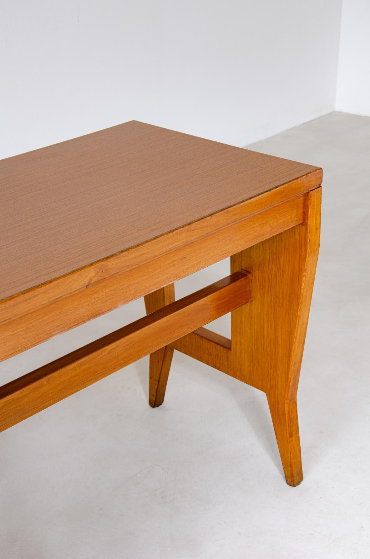 Giò Ponti's Desk in Blond Wood with Original Wood Top For Sale 2