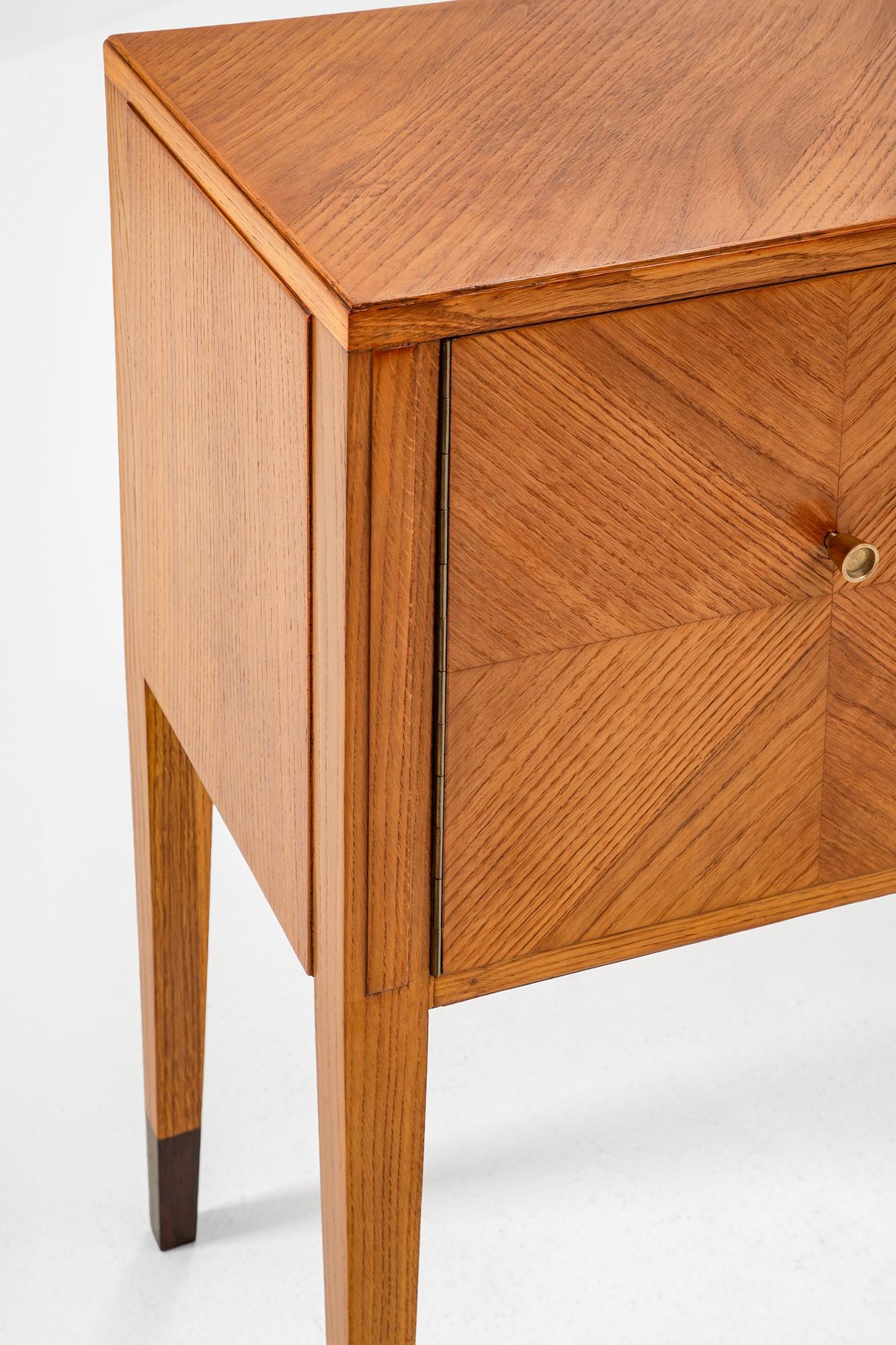 20ième siècle Grand buffet de Gio Ponti, produit par Dassi, vers 1950, Italie en vente