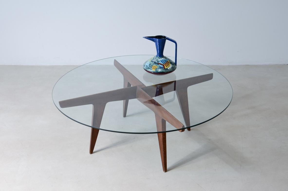 Mid-Century Modern Gio Ponti's rare four crossed wooden spokes coffee table