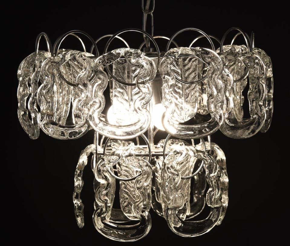 Beautiful and original 1960s' 'Giogali' chandelier designed by Angelo Mariotti for Vistosi. 
Is possible rewire the chandelier for US standards.
Dimension
35 cm Height
Diameter
40 cm
N. 18 glasses
N. 3 lights.