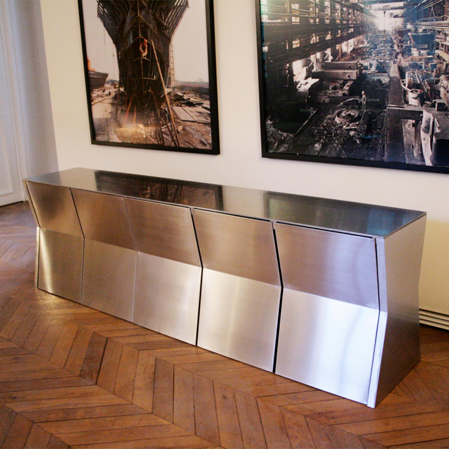 Gioia Meller Marcovicz, The Monolith, Dining Table and Chairs In New Condition For Sale In Paris, FR