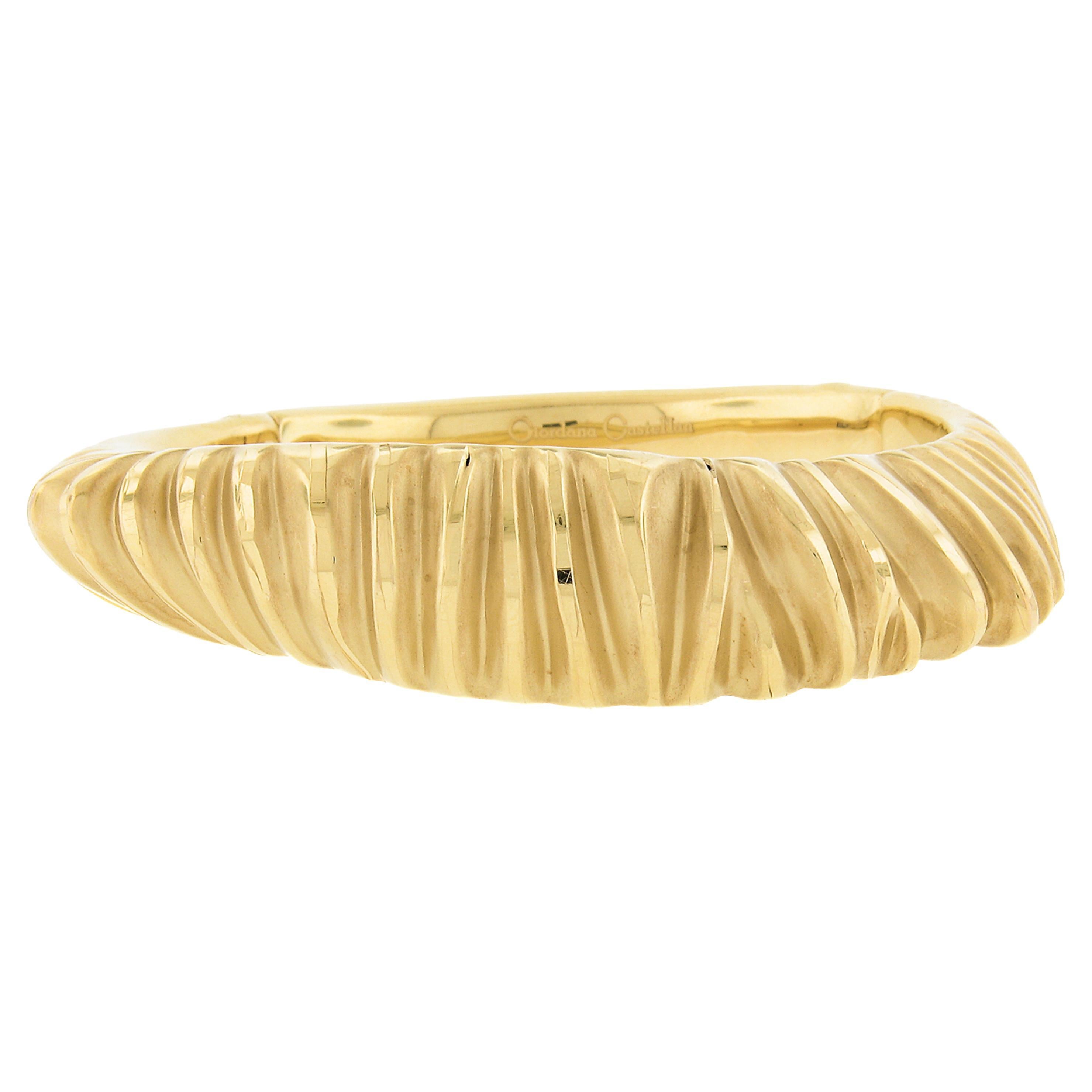 Giordana Castellan 18K Gold Hollow Design Puffed Hinged Open Bangle Bracelet For Sale