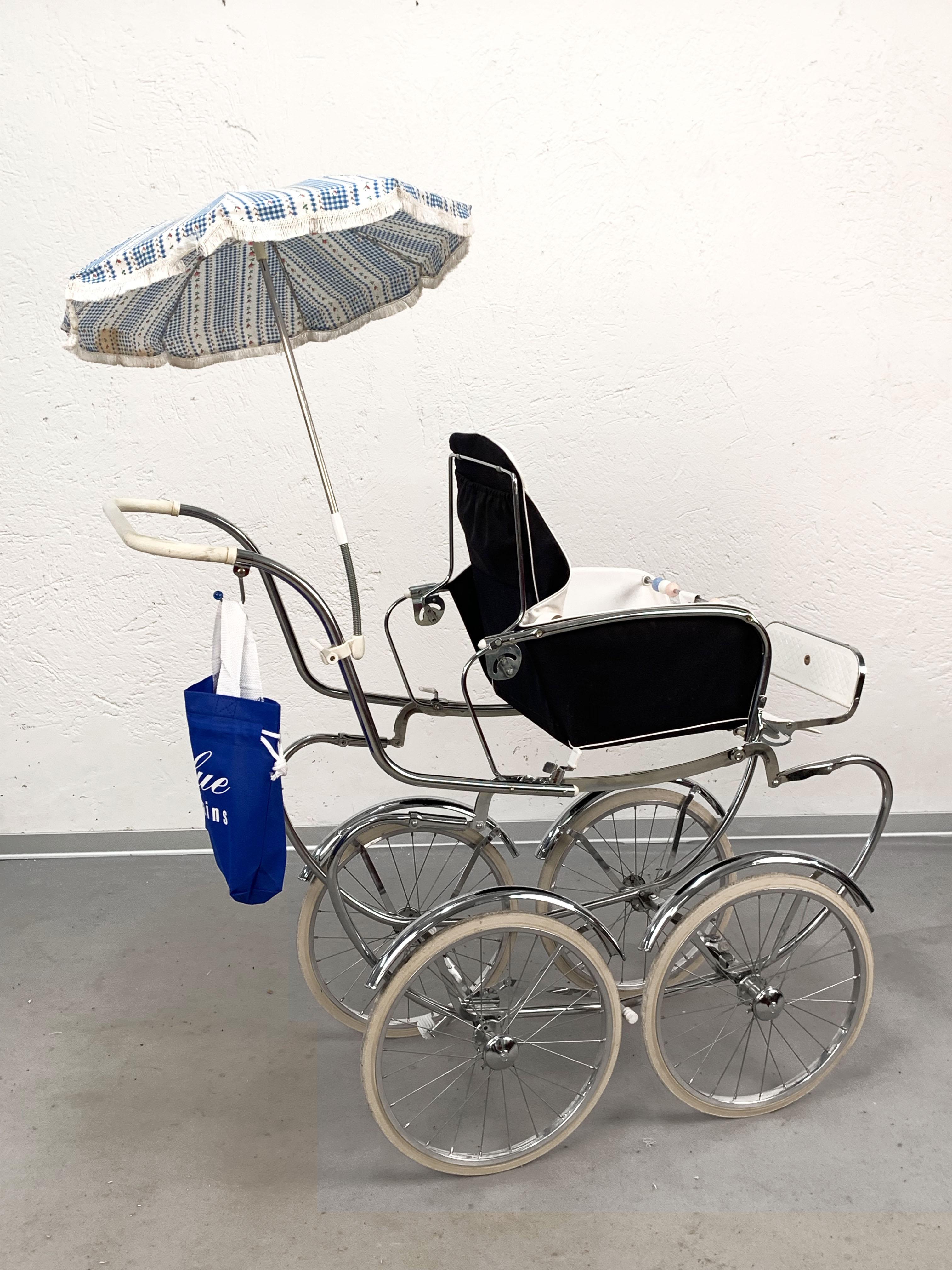 Mid-Century Modern Giordani Midcentury Steel and White Fabric Italian Baby Pram Stroller, 1950s