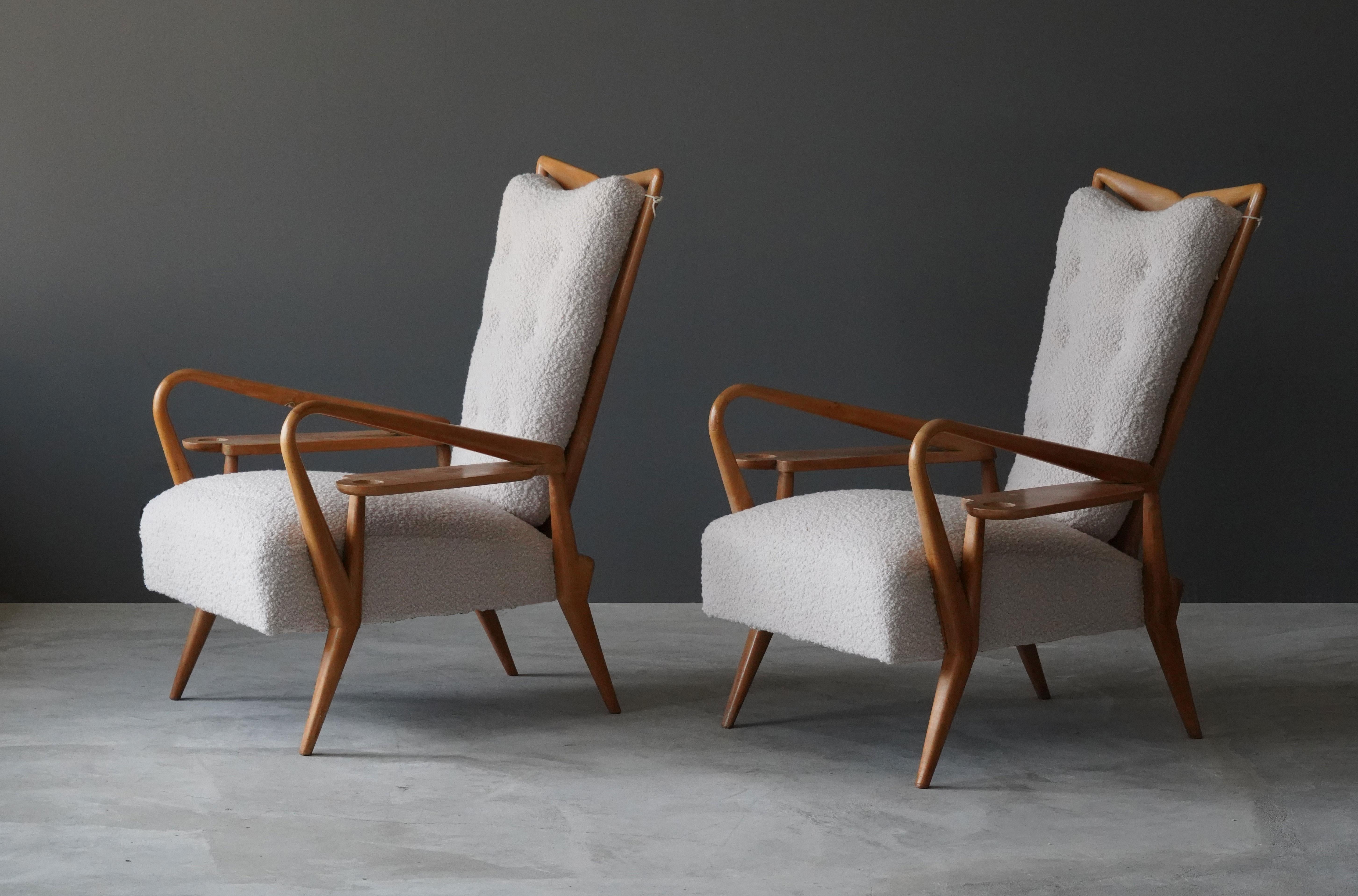 Mid-20th Century Giordano Forti 'Attribution', Pair of Lounge Chairs, Maple, Bouclé, Italy, 1940s