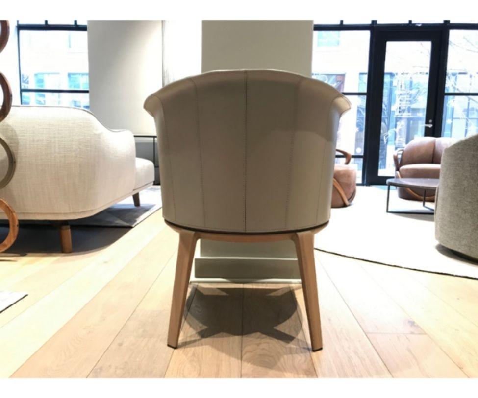 Floor Sample Giorgetti Aura Dining Chair By Umberto Asnago with Leather Back In Excellent Condition For Sale In Boston, MA