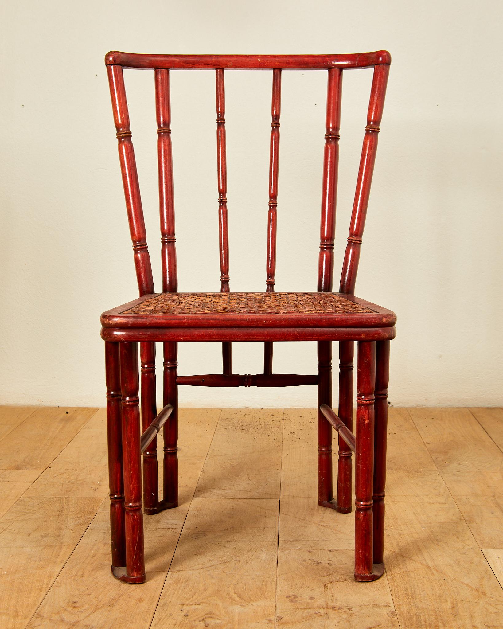 Giorgetti, Esszimmertisch, rot lackiertes Bambusholzimitat, um 1960 (Italienisch) im Angebot