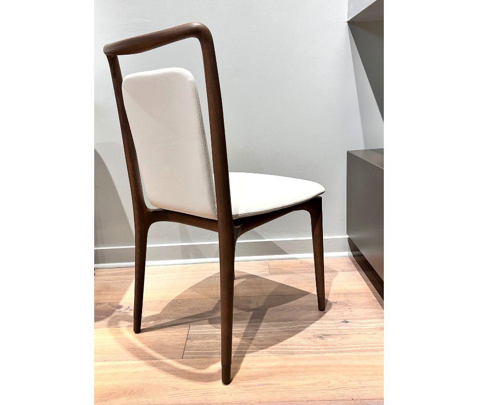Contemporary Giorgetti Ibla Leather Ash Wood Dining Chair by Roberto Lazzeroni