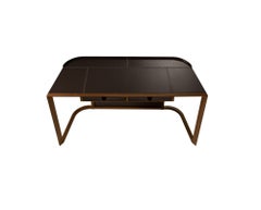 Bureau de direction en cuir de noyer Giorgetti Ion Designed by Chi Wing Lo