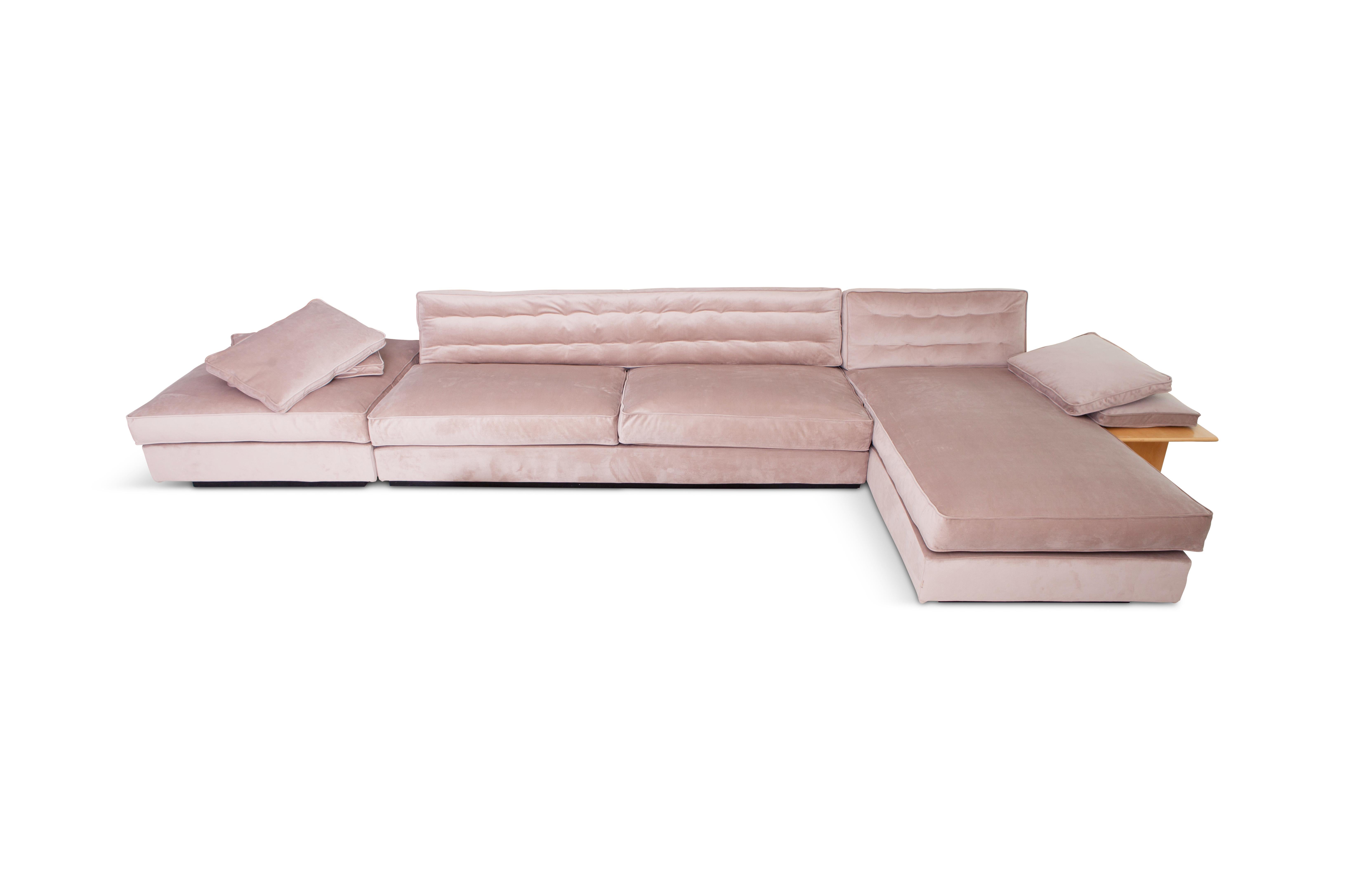 Italian sofa by Antonello Mosca for the Royal series produced by Giorgetti in a soft pink / nude velvet upholstery. The Royal series is a modular made-to-measure system, allowing everyone to create his or her own “conversation” area. Therefore every