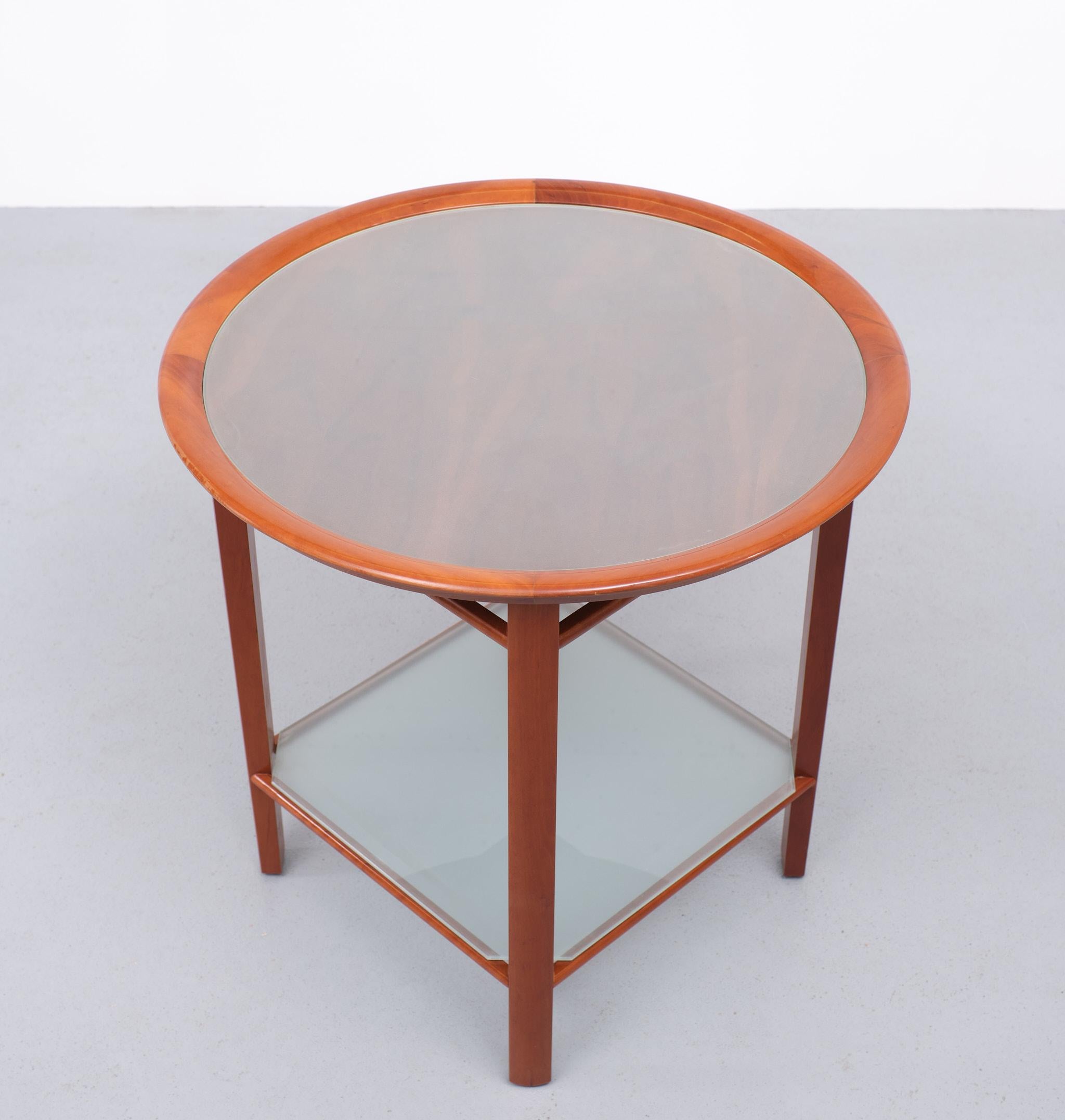 Giorgetti Side Table, 1980s, Italy  For Sale 3