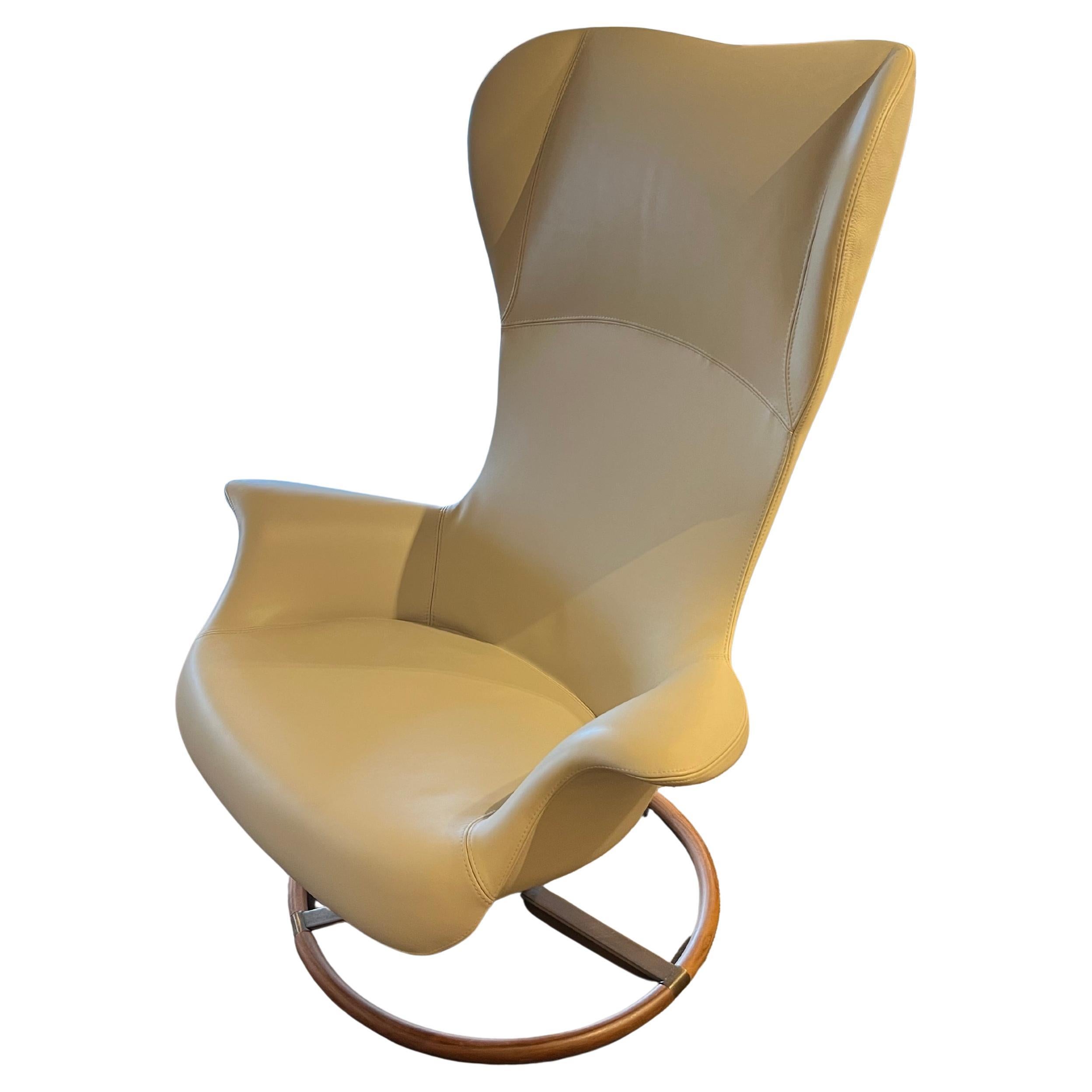 Giorgetti Tilt Chair – The Art of Italian Excellence

An innovative armchair engineered for truly adaptive comfort, the Tilt Wing chair envelops the sitter with fluid, sculptural lines while discreetly integrating movement. A special internal