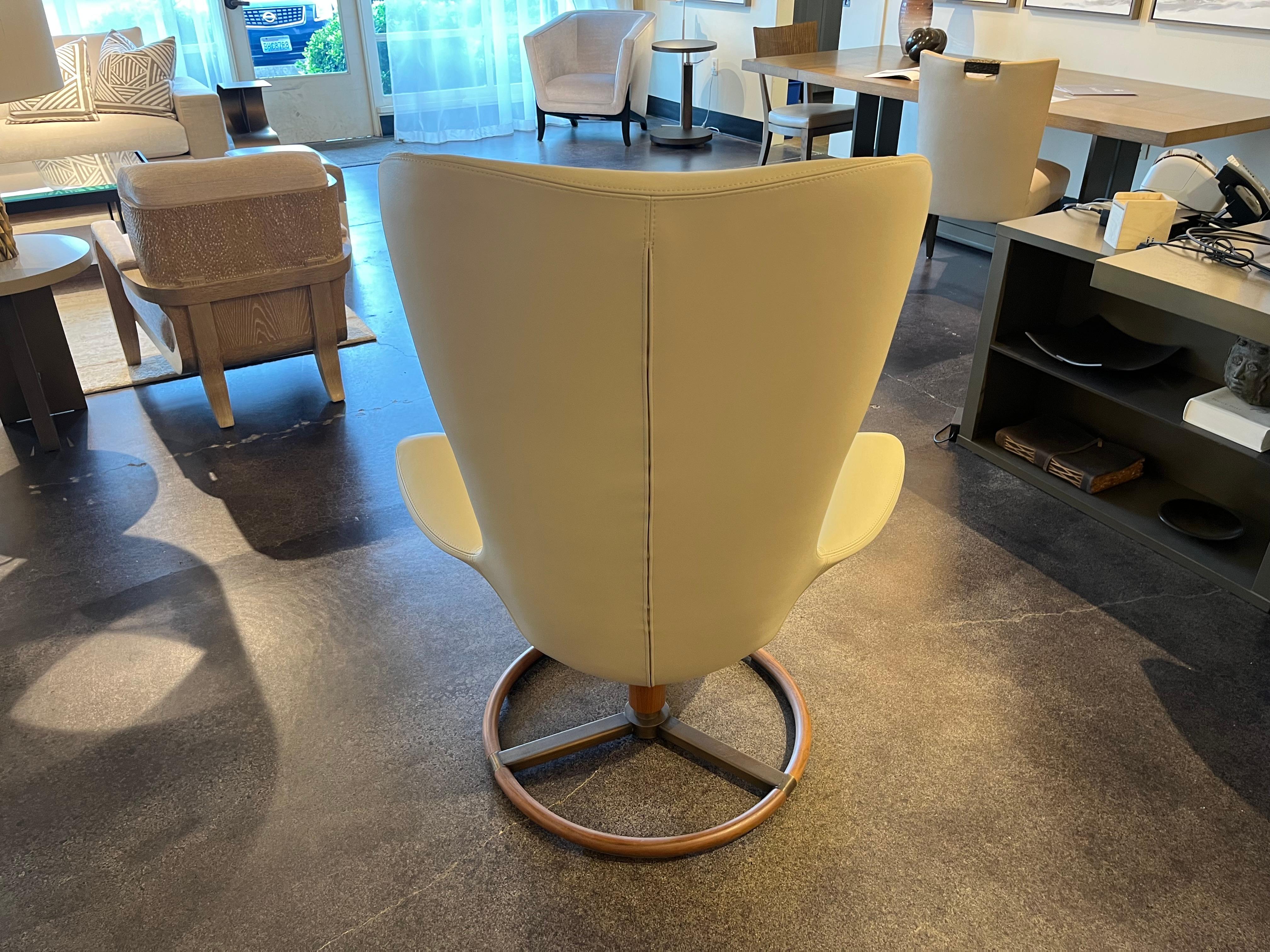 Giorgetti Tilt Lounge Chair im Zustand „Gut“ im Angebot in Seattle, WA