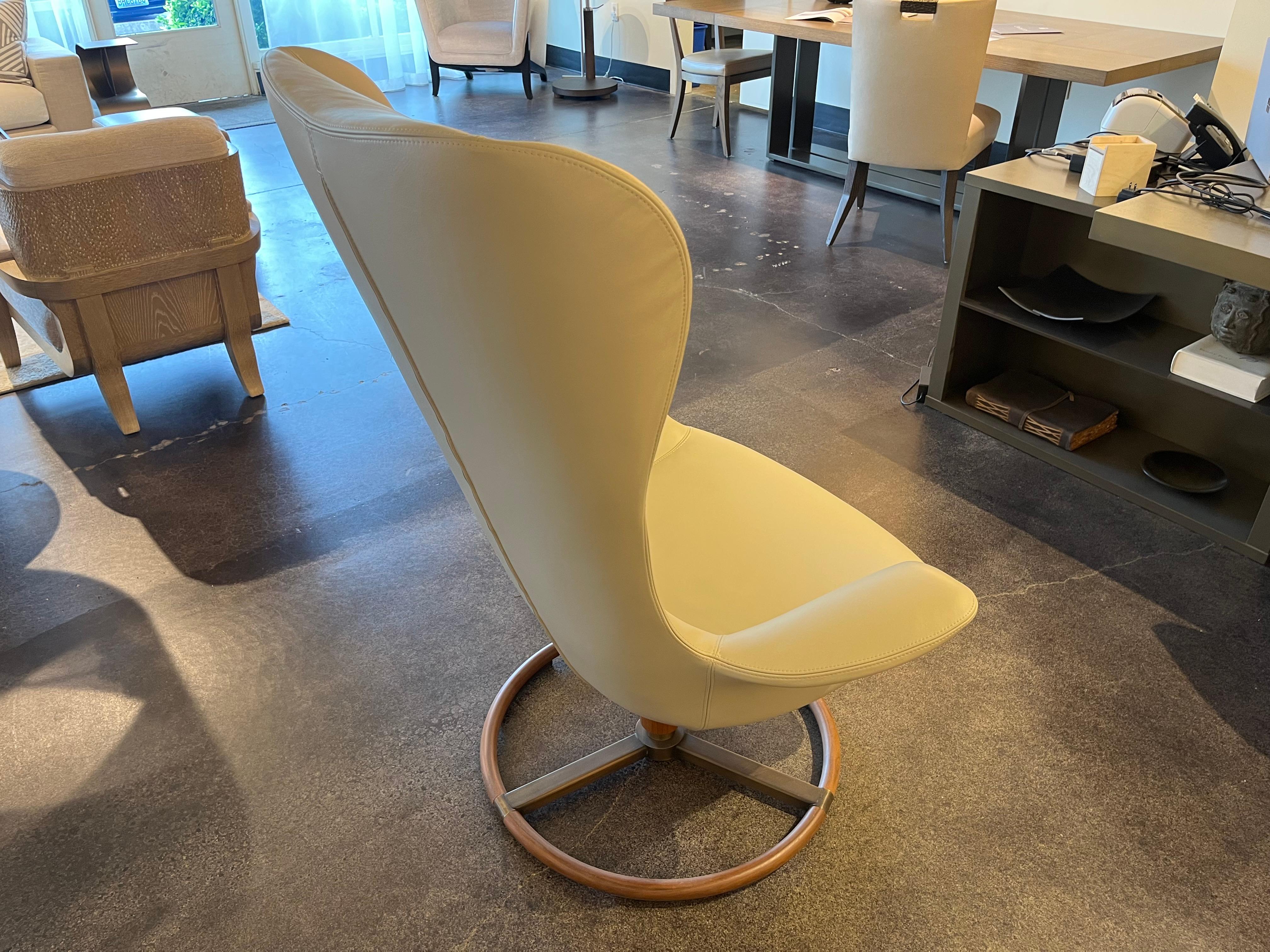 Giorgetti Tilt Lounge Chair (21. Jahrhundert und zeitgenössisch) im Angebot