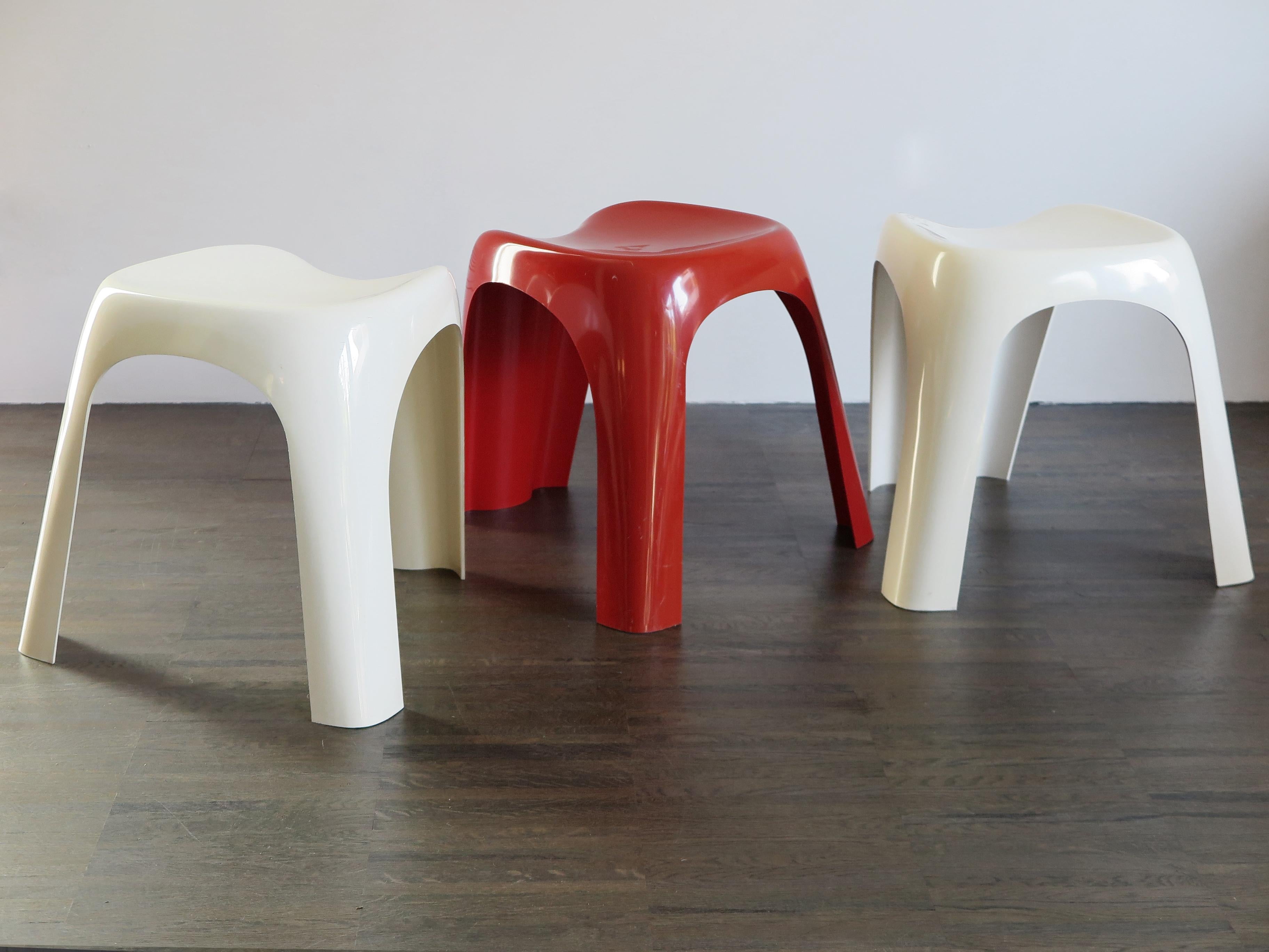 Tabourets empilables en plastique italiens Stucki de Giorgina Castiglioni pour Bilumen, années 1970 Bon état - En vente à Reggio Emilia, IT