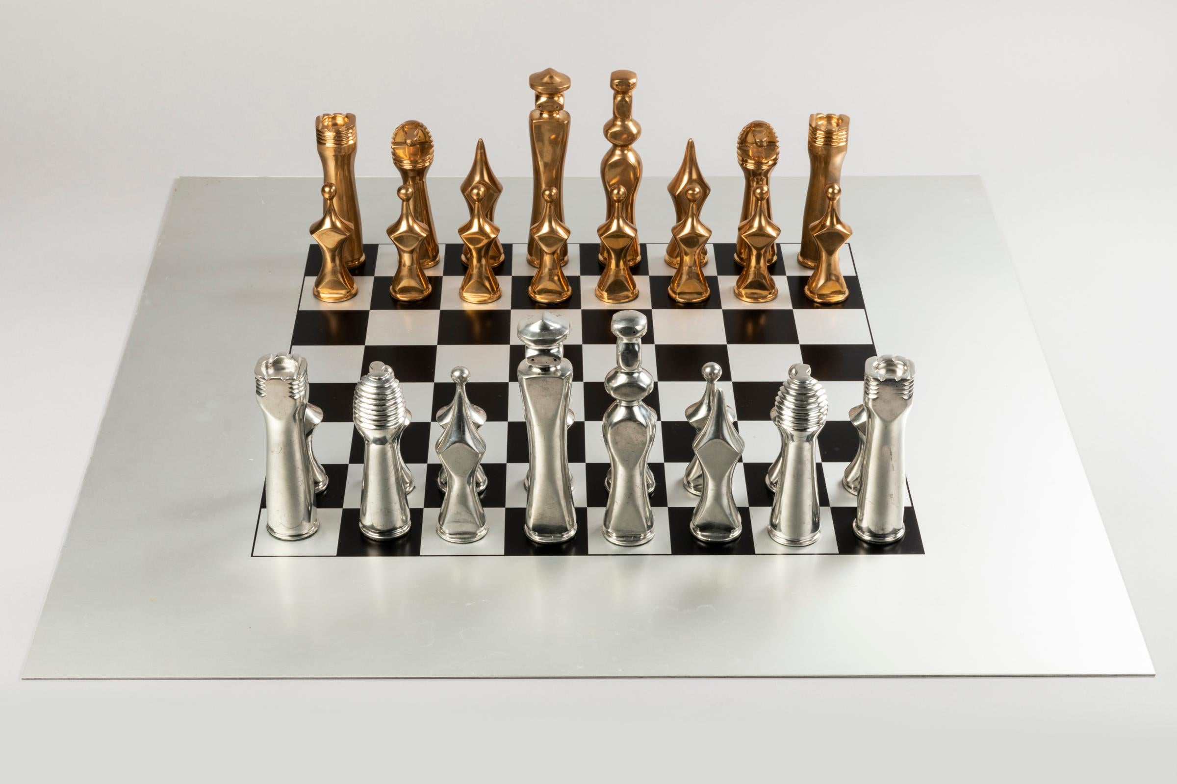 Mid-Century Modern Giorgio Amelio Roccamonte Magnificient Chessboard with Bronze Figures, 1970s