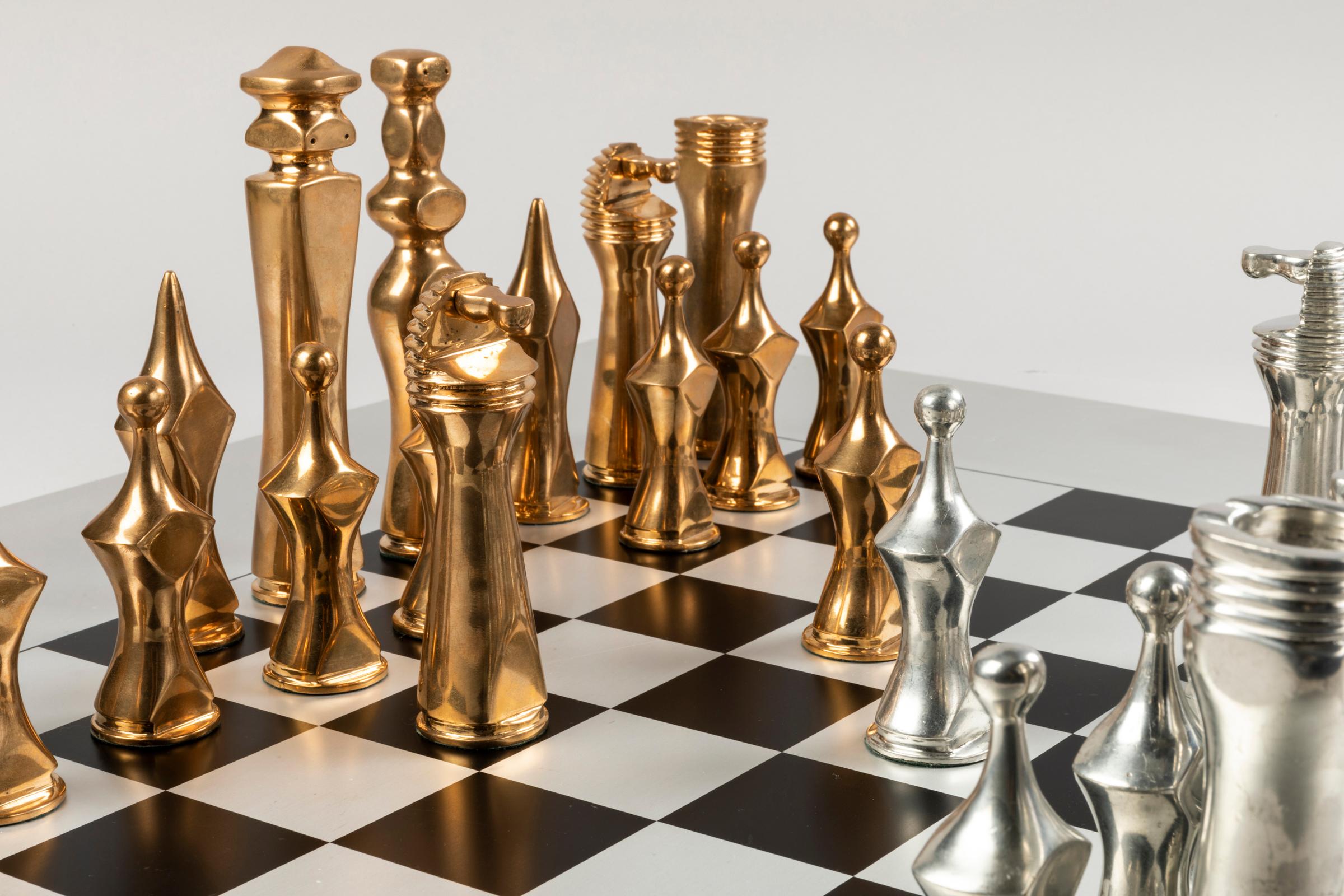 Italian Giorgio Amelio Roccamonte Magnificient Chessboard with Bronze Figures, 1970s