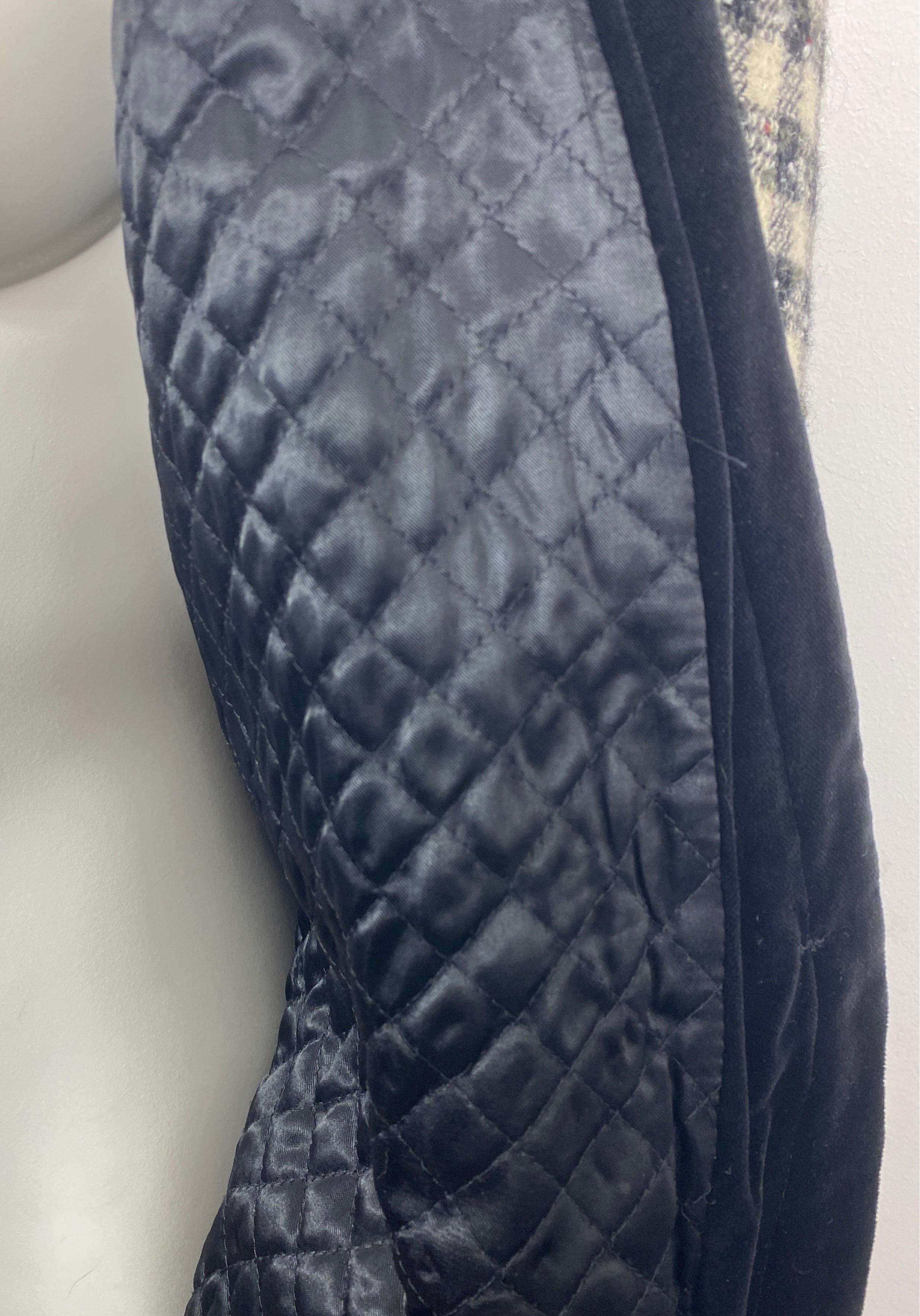Giorgio Armani 1990’s Black and Ivory Tweed and Velvet Checkered Jacket -Size 46 For Sale 6