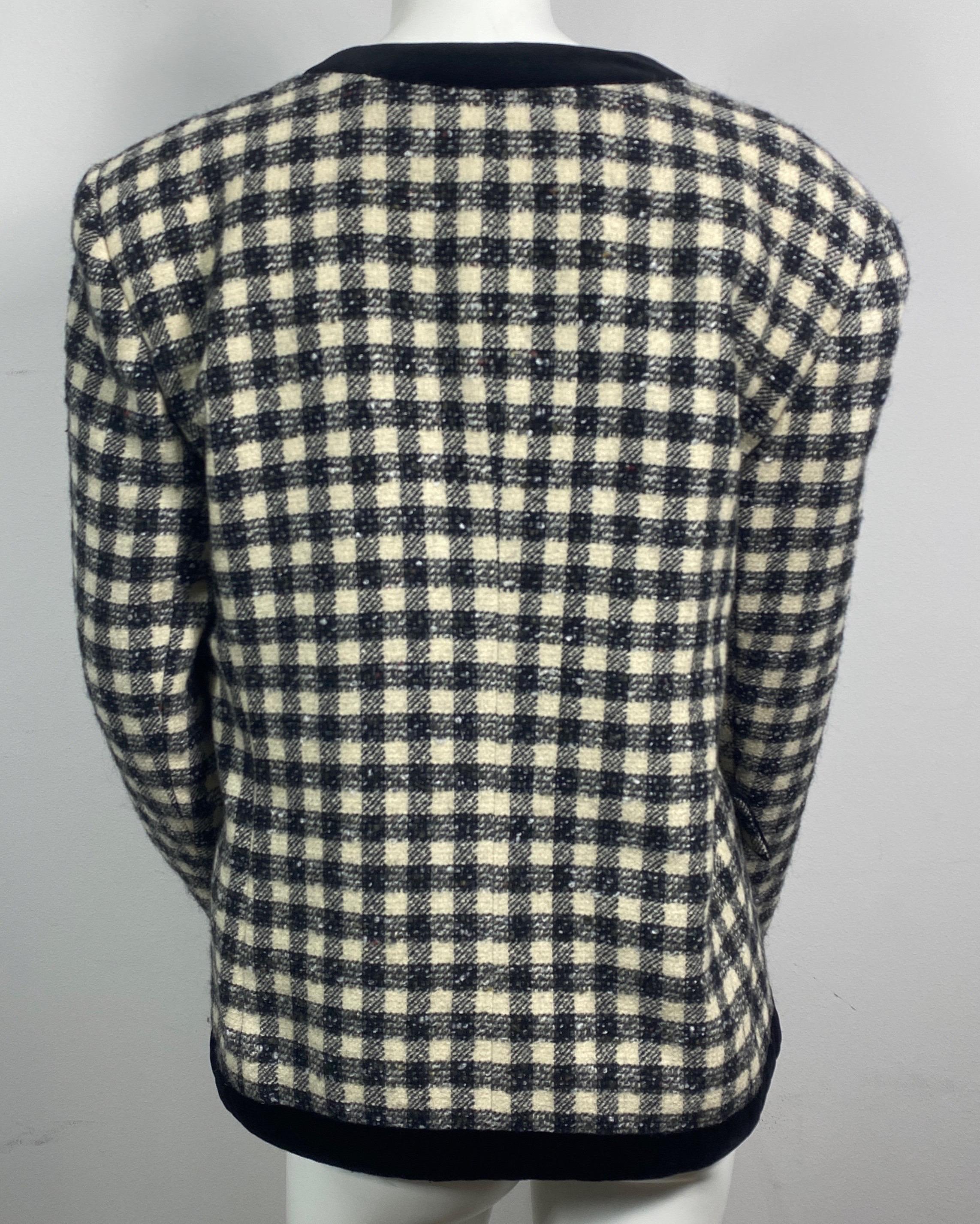 Giorgio Armani 1990’s Black and Ivory Tweed and Velvet Checkered Jacket -Size 46 For Sale 3