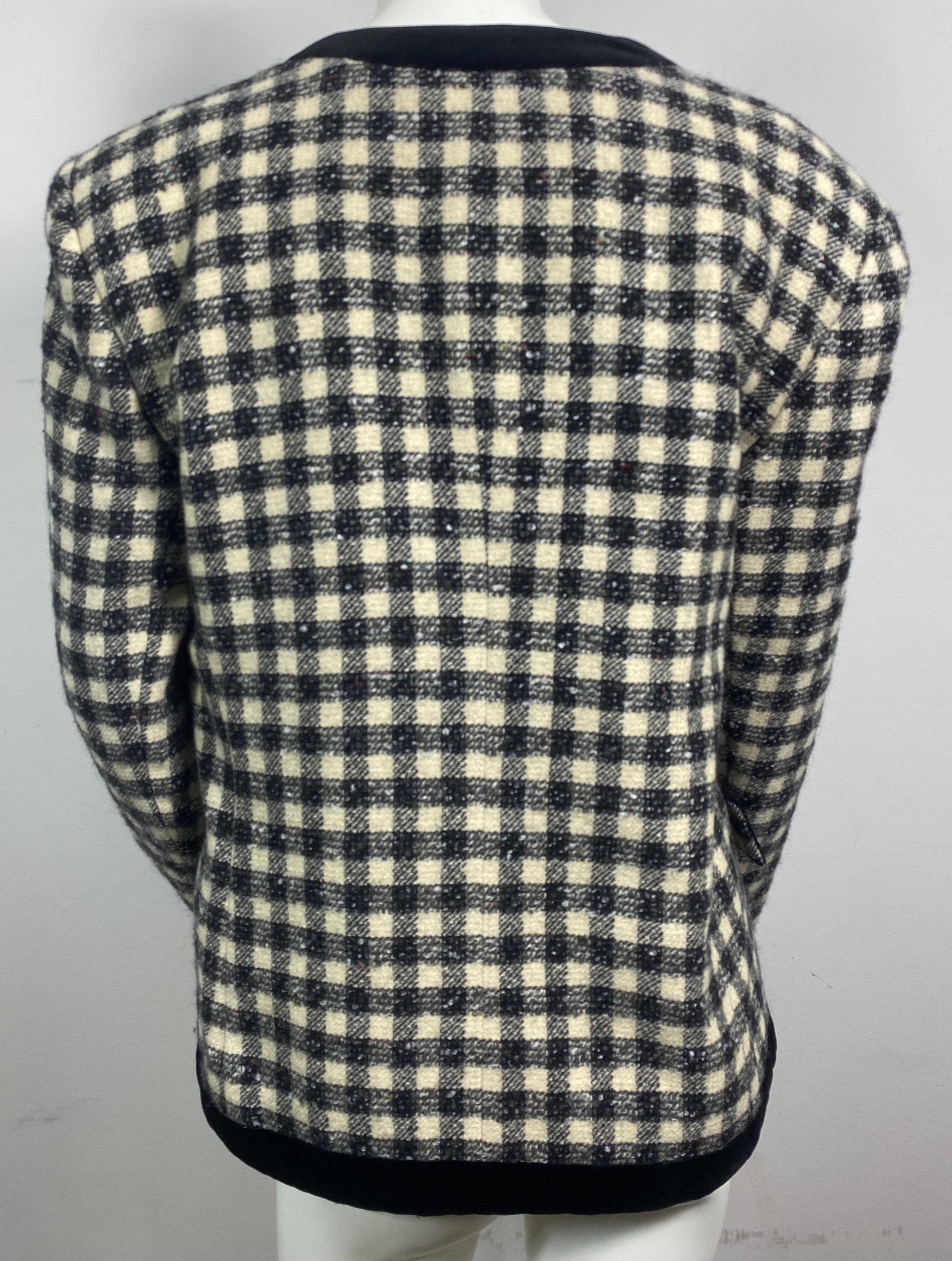 Giorgio Armani 1990’s Black and Ivory Tweed and Velvet Checkered Jacket -Size 46 For Sale 4