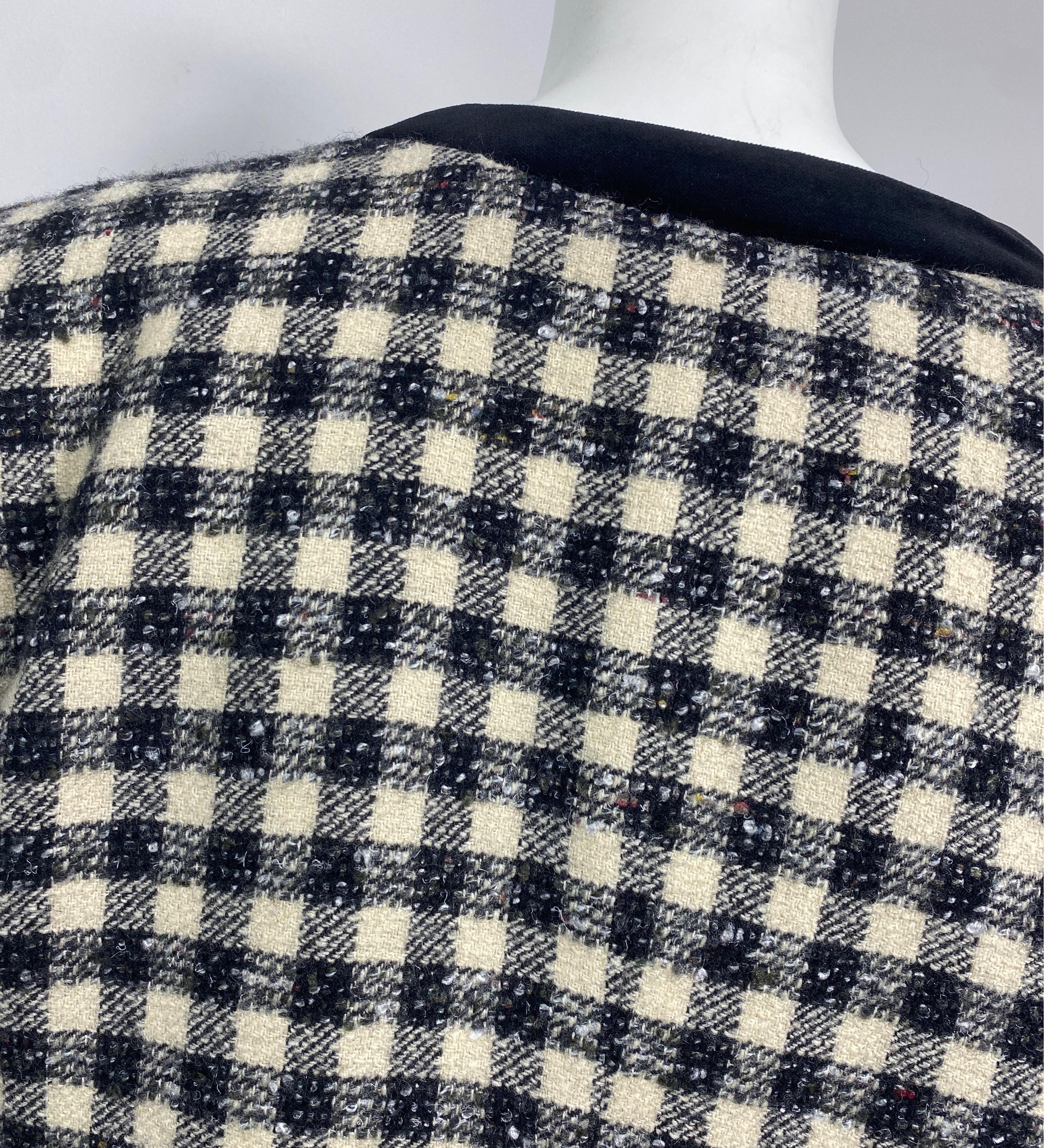 Giorgio Armani 1990’s Black and Ivory Tweed and Velvet Checkered Jacket -Size 46 For Sale 5