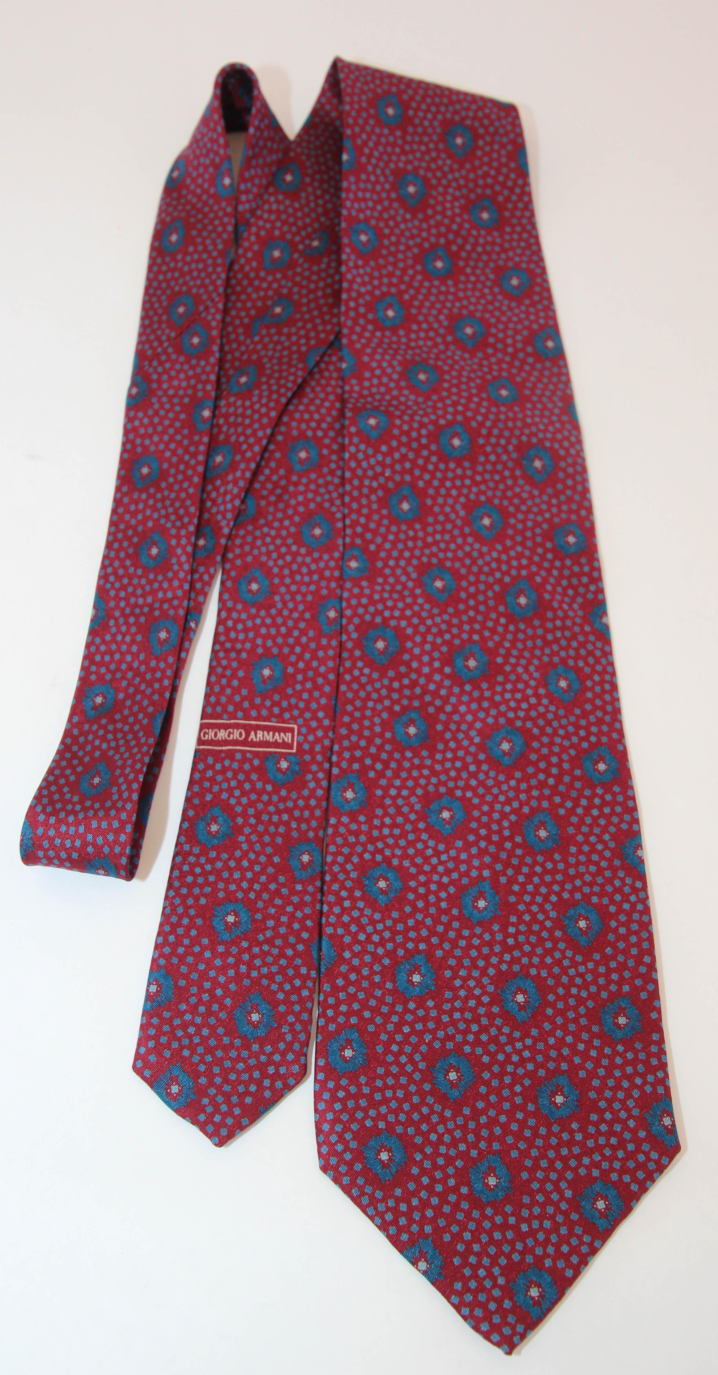 GIORGIO ARMANI Cravate en soie abstraite fabriquée en Italie en vente 2