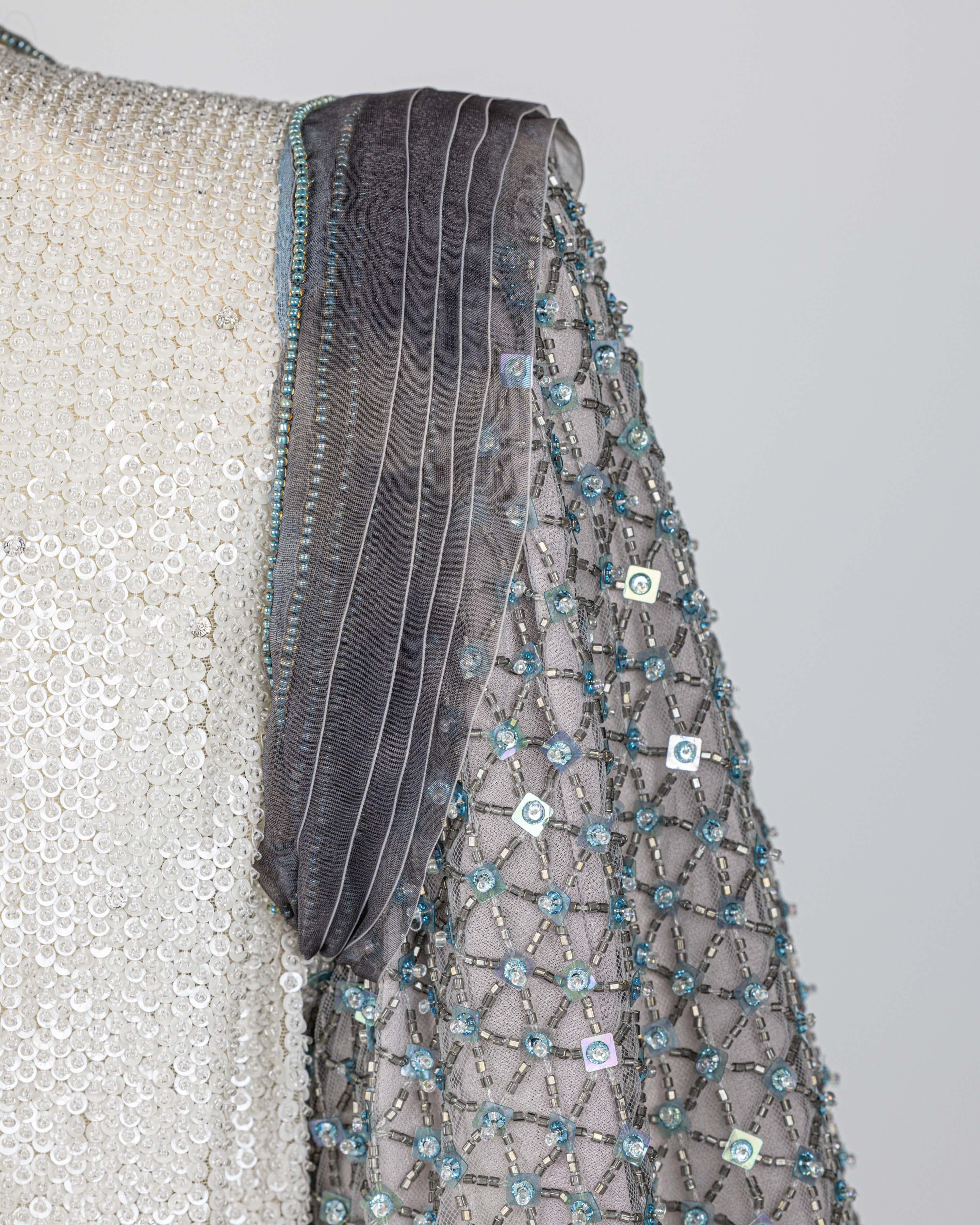 Giorgio Armani - Veste avec perles, cristaux et paillettes en vente 7