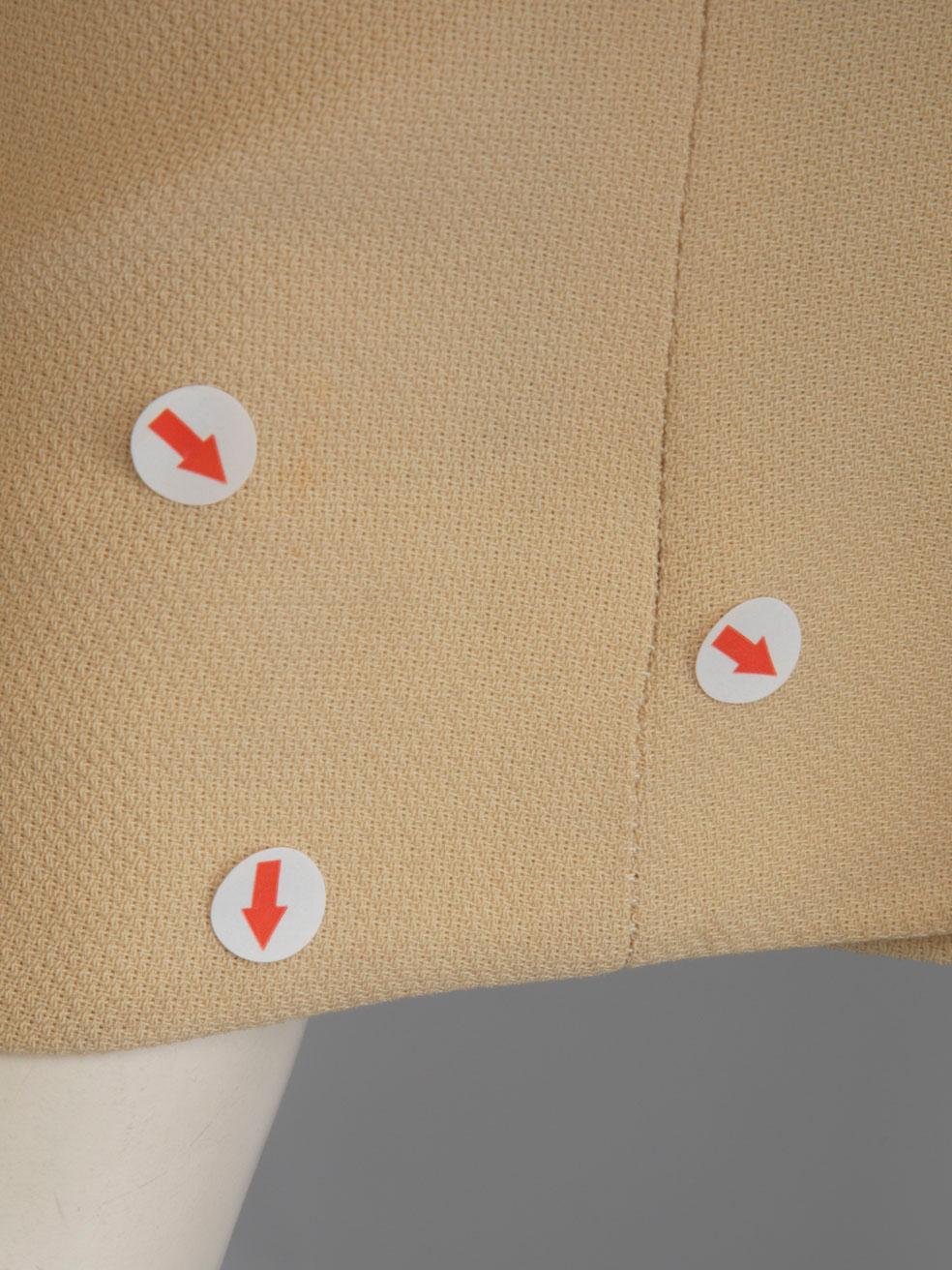 Donna Giorgio Armani Blazer beige con bottoni taglia XL in vendita