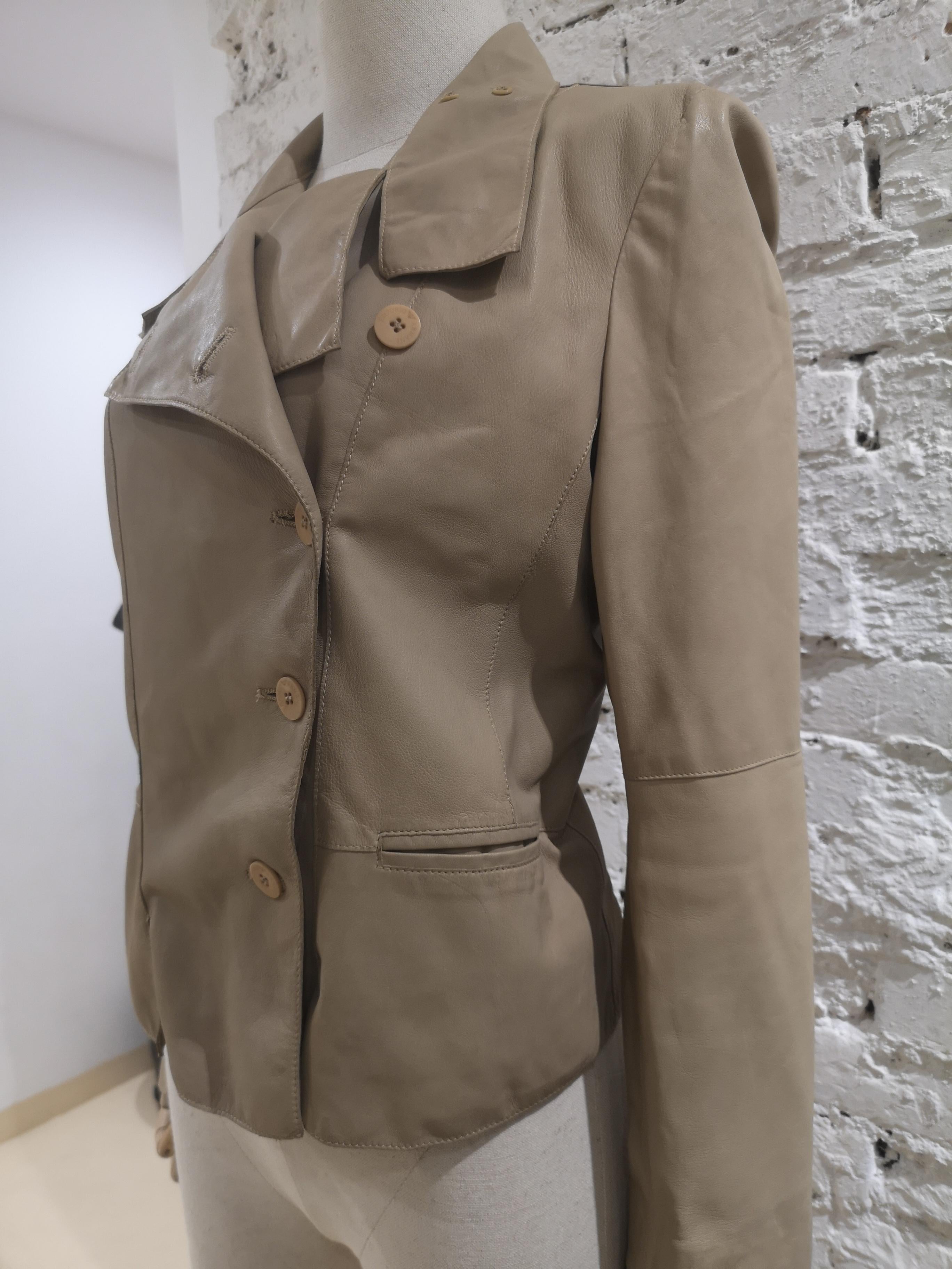 Giorgio Armani beige leather jacket In Excellent Condition For Sale In Capri, IT