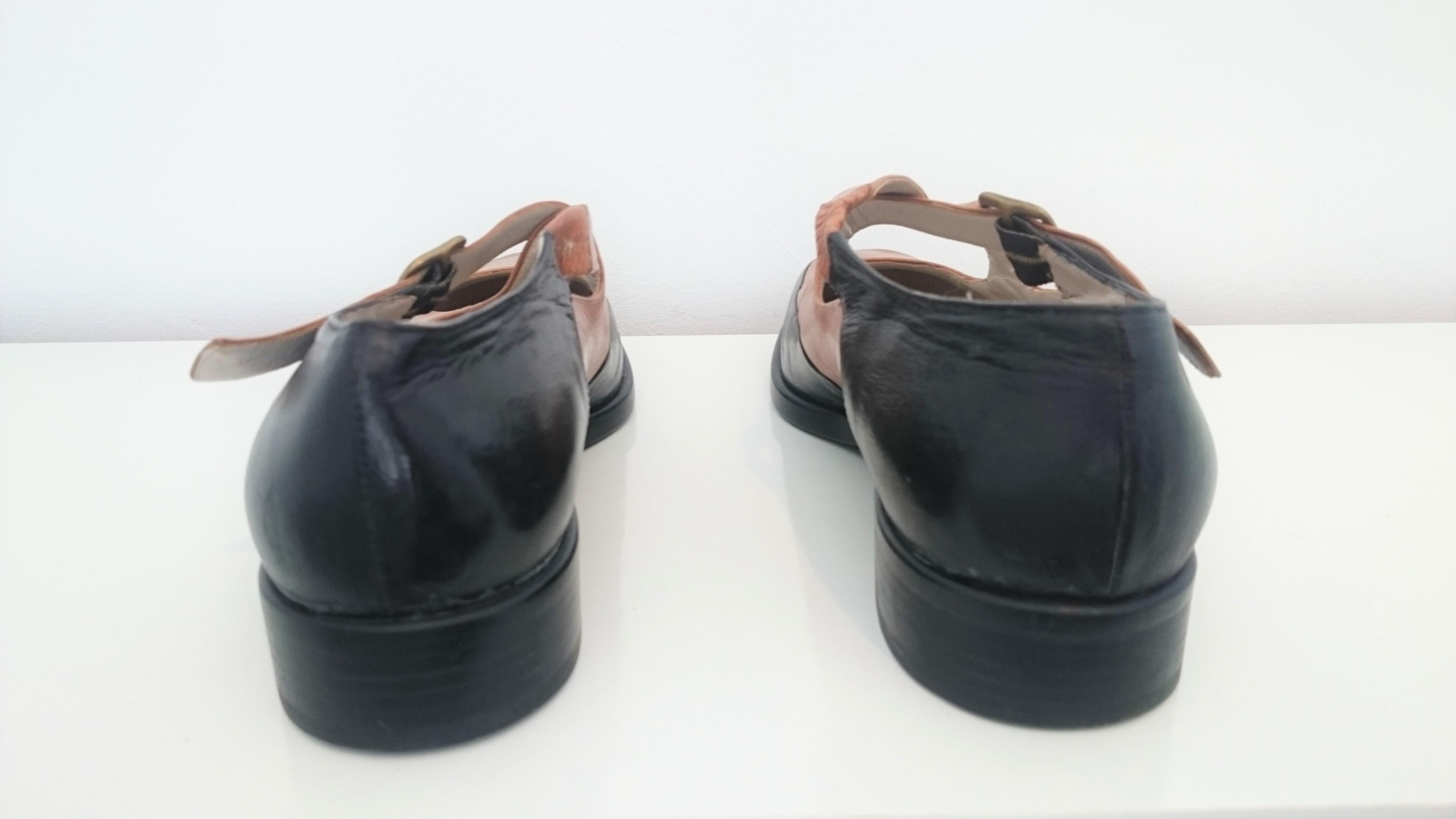 Black Giorgio Armani Bicolor Open Leather Shoes. Size 40 For Sale