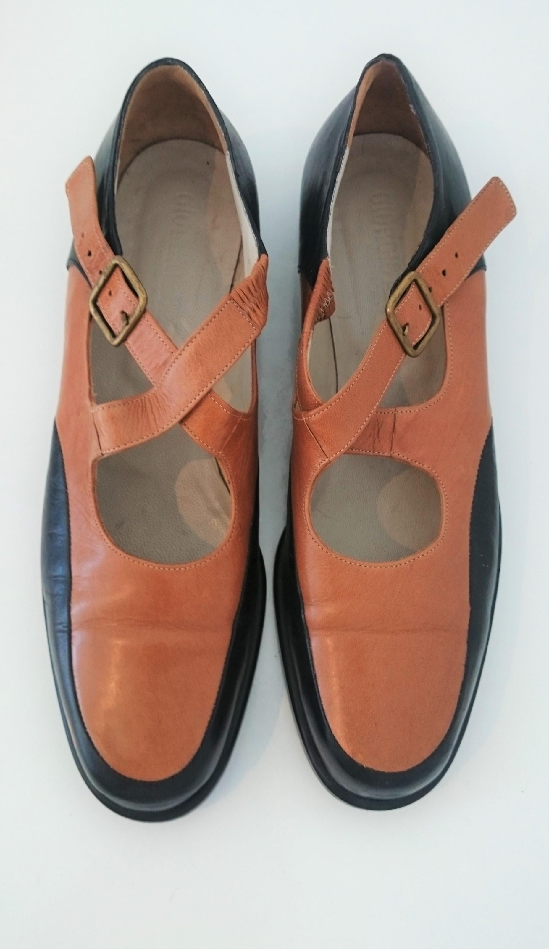 Giorgio Armani Bicolor Open Leather Shoes. Size 40 In Good Condition For Sale In Somo (Santander), ES