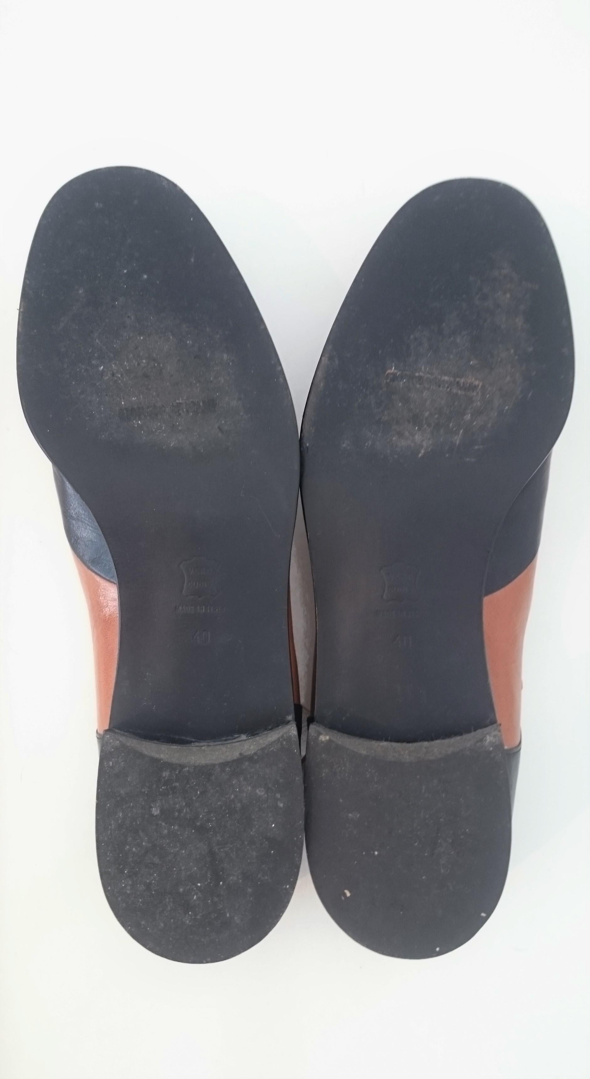 Women's Giorgio Armani Bicolor Open Leather Shoes. Size 40 For Sale