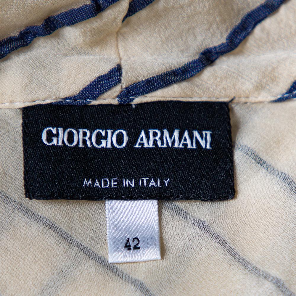 Giorgio Armani - Haut à col bénitier sans manches en soie à rayures bicolores, taille M Bon état - En vente à Dubai, Al Qouz 2