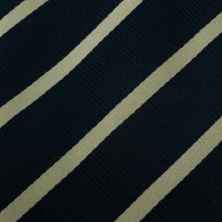 Giorgio Armani - Cravate en soie rayée noire et beige Bon état - En vente à Dubai, Al Qouz 2