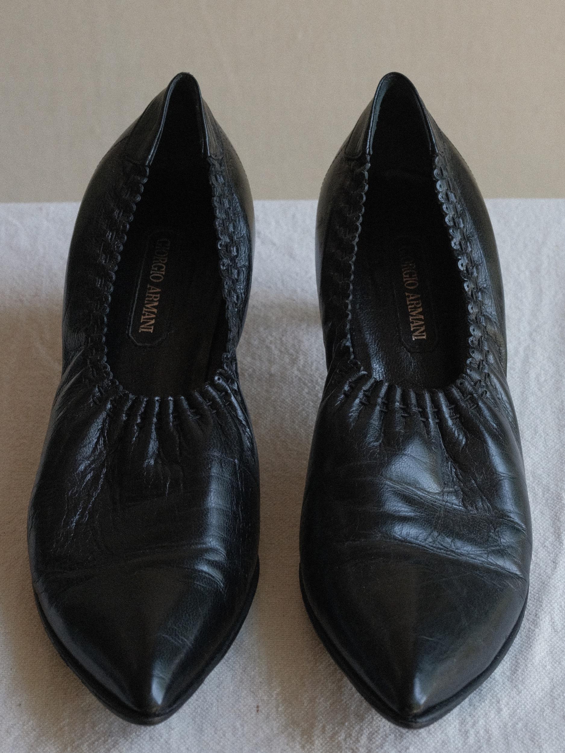Giorgio Armani Black Leather Pointed Pumps circa 2001 Size 39 1/2 For Sale 4