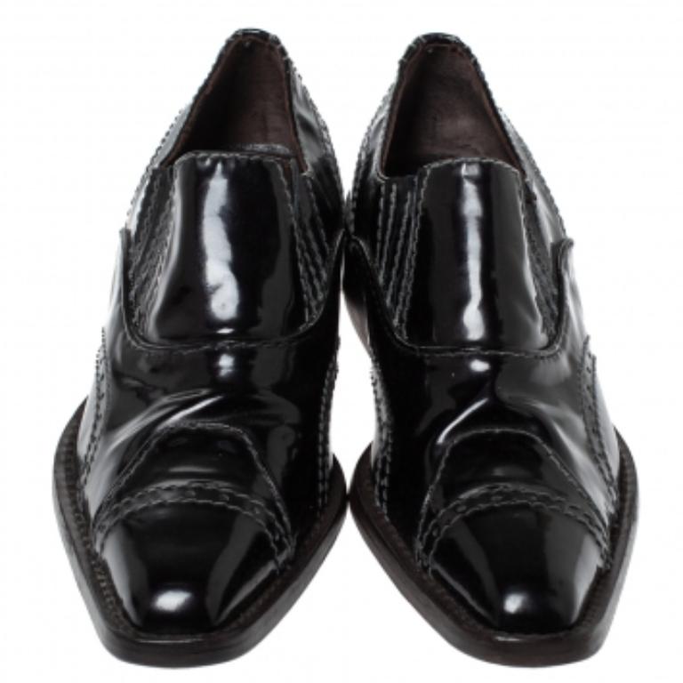 Giorgio Armani Black Patent Leather Stitch Detailed Slip On Loafer Size 38.5 In Good Condition For Sale In Dubai, Al Qouz 2