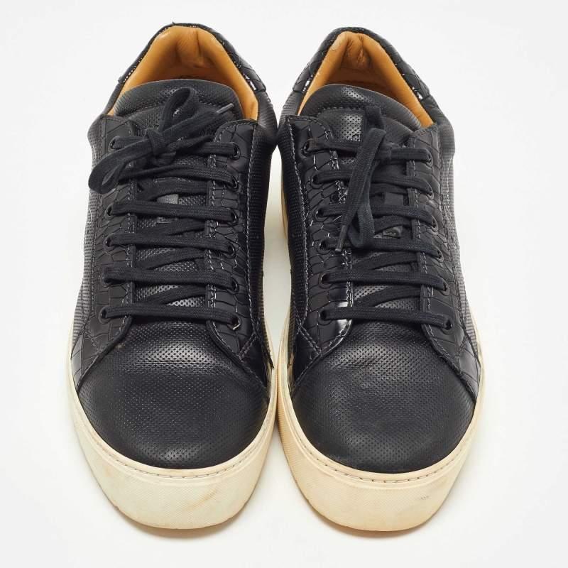 Giorgio Armani Black Perforated Leather Platform Sneakers Size 42 In Good Condition In Dubai, Al Qouz 2