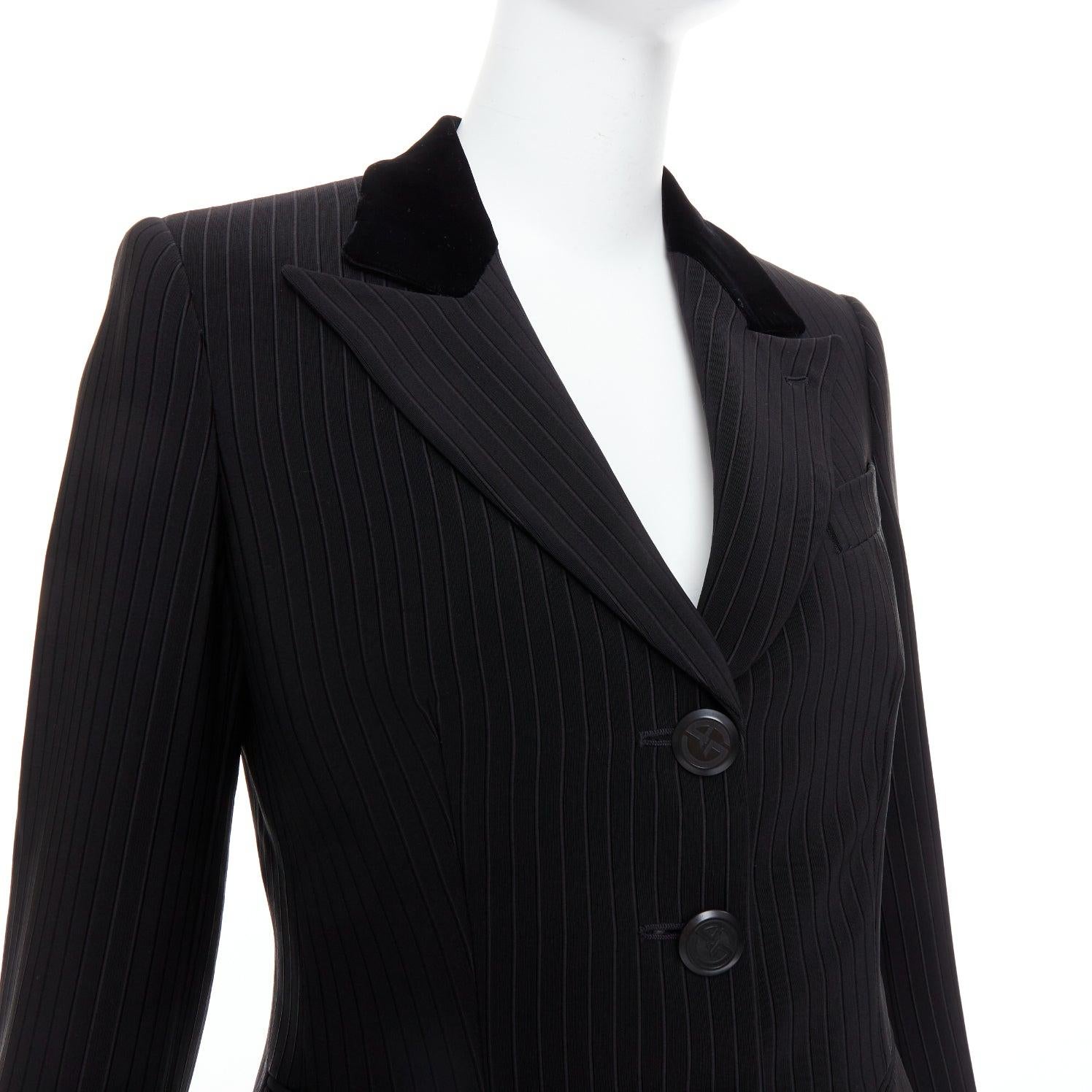 GIORGIO ARMANI black pinstripe velvet trim cropped tuxedo blazer IT40 S
Reference: CNLE/A00372
Brand: Giorgio Armani
Material: Triacetate, Blend
Color: Black, Grey
Pattern: Pinstriped
Closure: Button
Lining: Black Fabric
Extra Details: GA logo