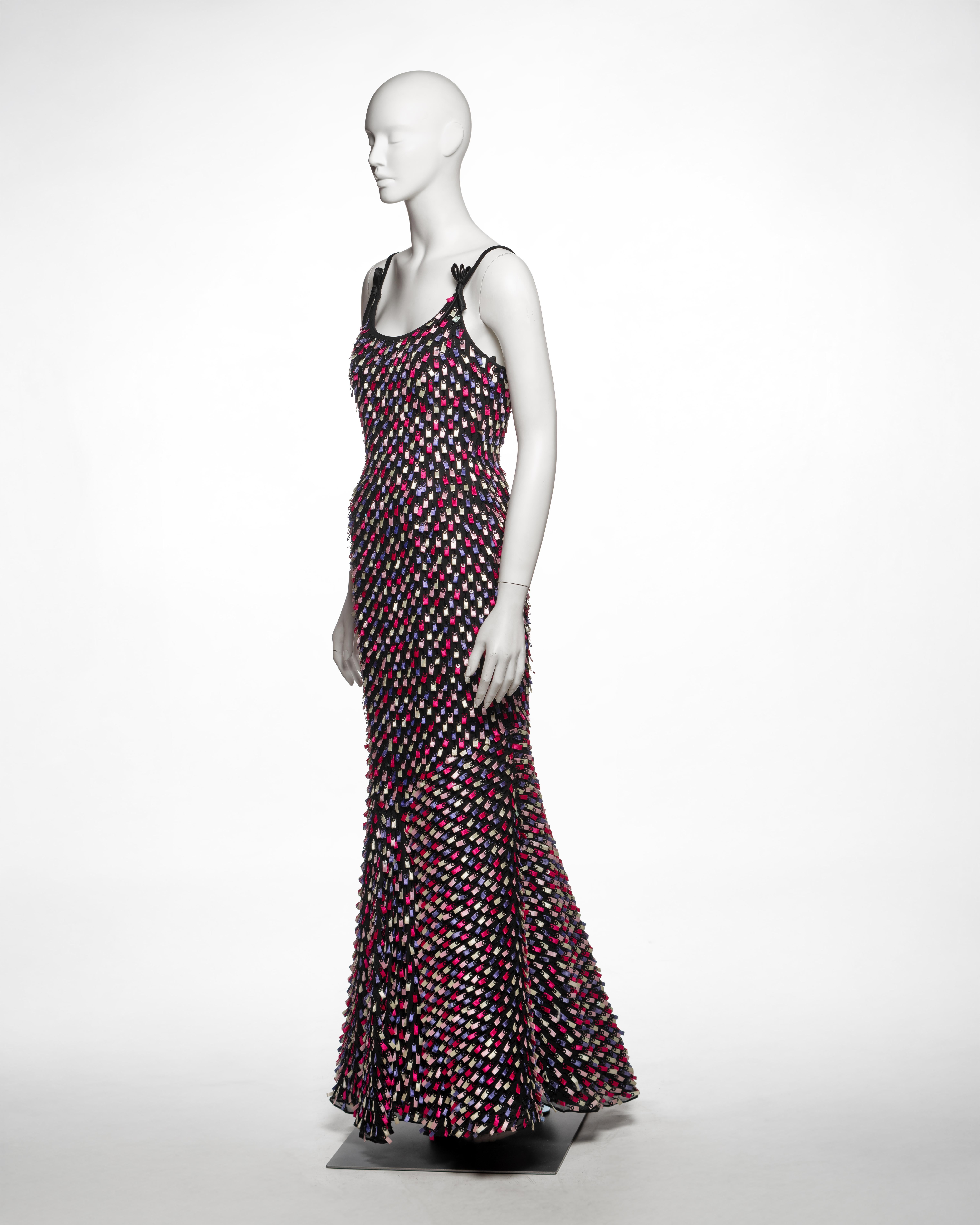 Giorgio Armani, robe de soirée noire ornée de rubans, automne-hiver 2006 en vente 7