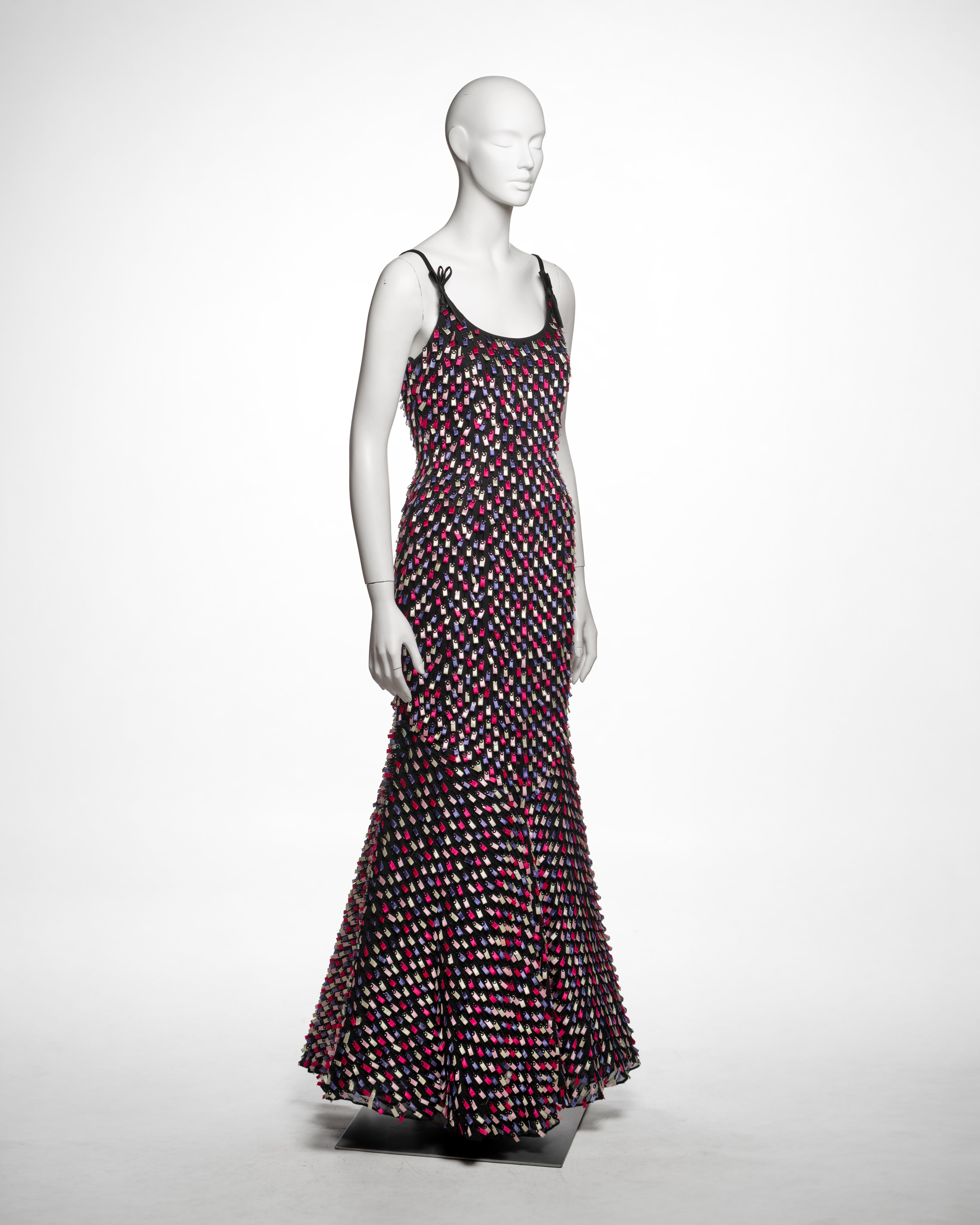 Giorgio Armani, robe de soirée noire ornée de rubans, automne-hiver 2006 en vente 2